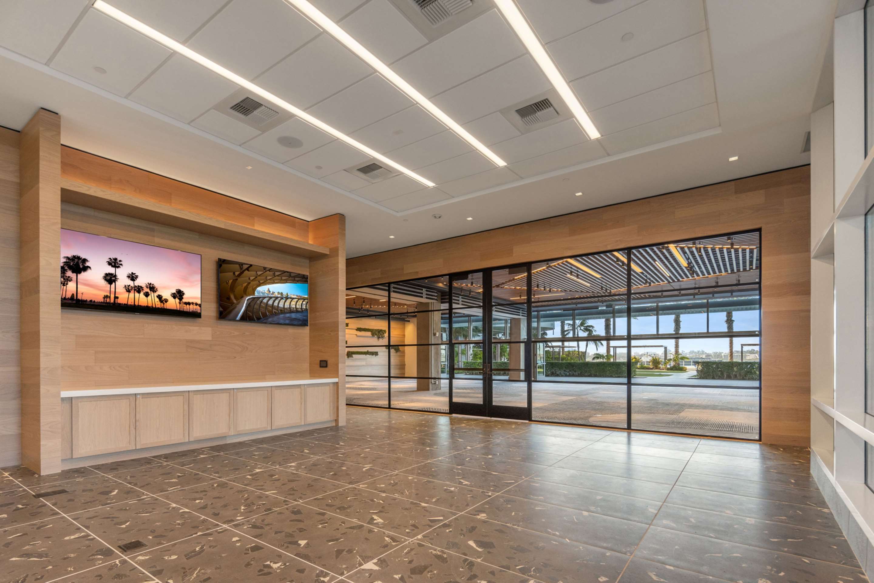 Lobby | Hilton San Diego Bayfront