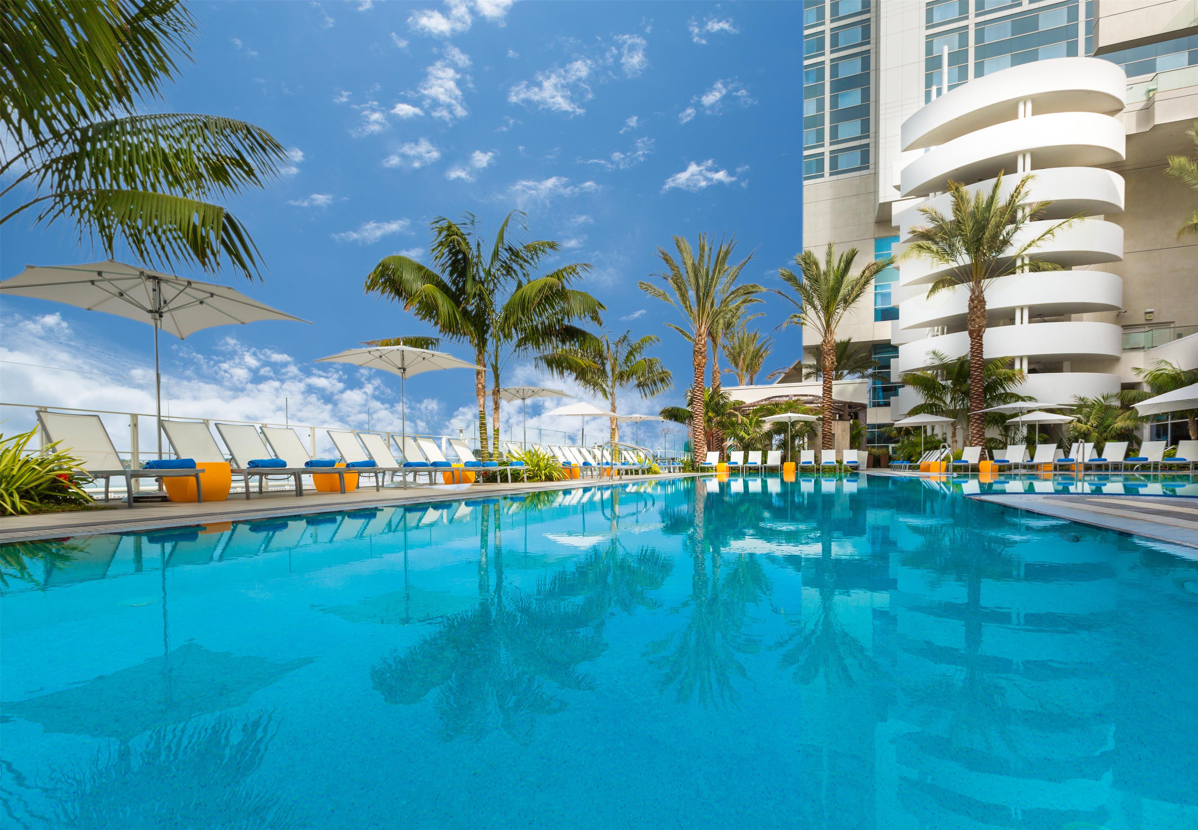 Pool | Hilton San Diego Bayfront