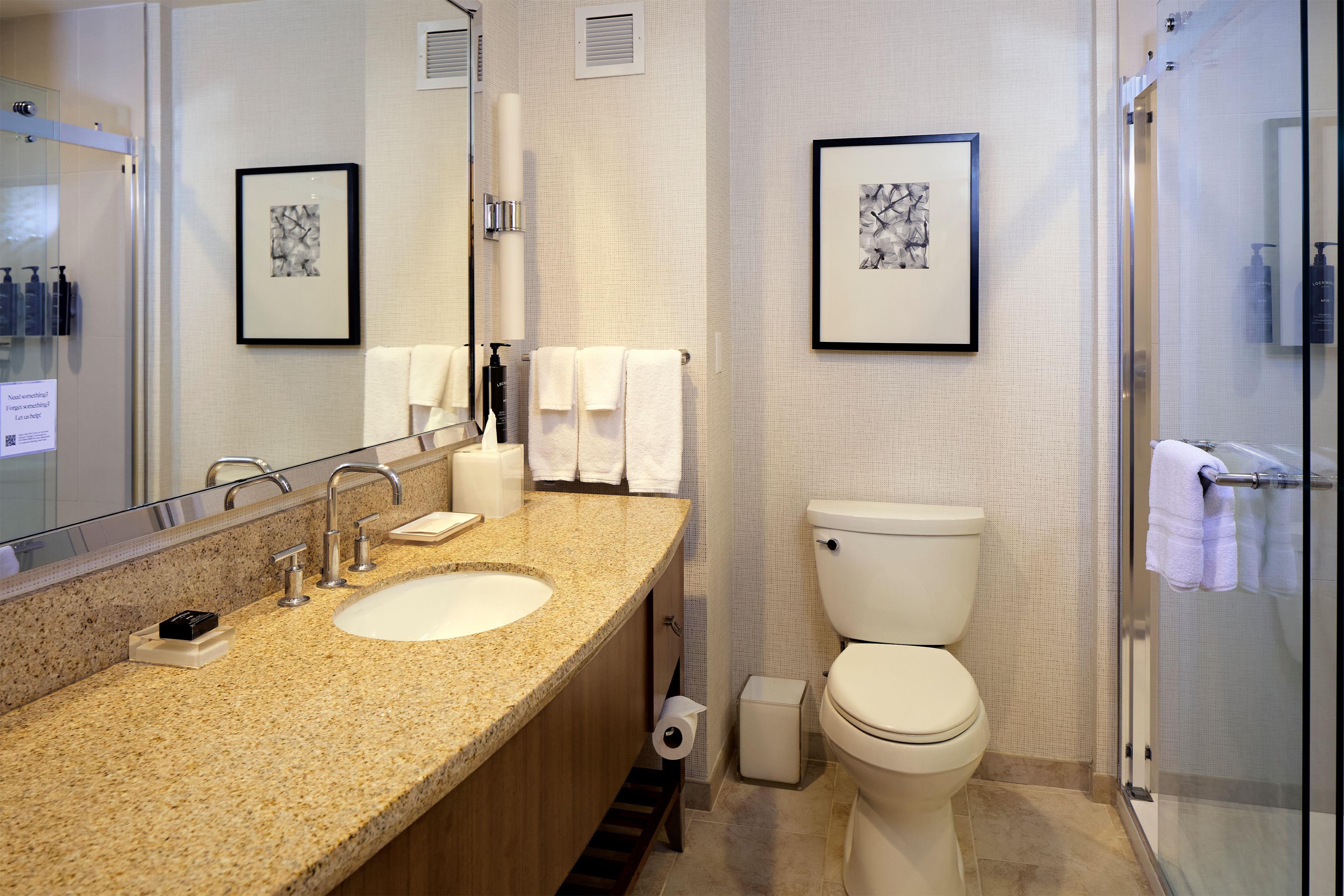 Guest room bath