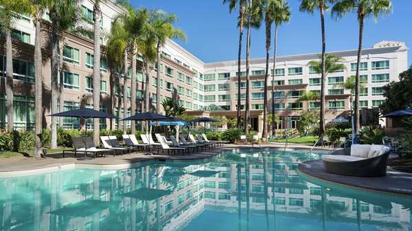Pool - DoubleTree by Hilton San Diego - I-5, Exits 33 & 33B