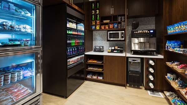 Restaurant - DoubleTree by Hilton San Diego - I-5, Exits 33 & 33B