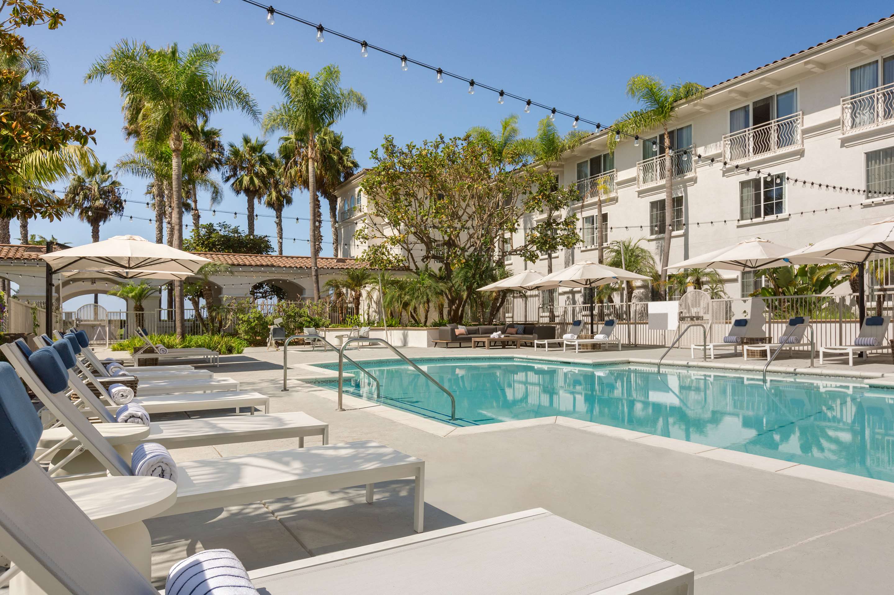 Pool | Hilton Garden Inn Carlsbad Beach