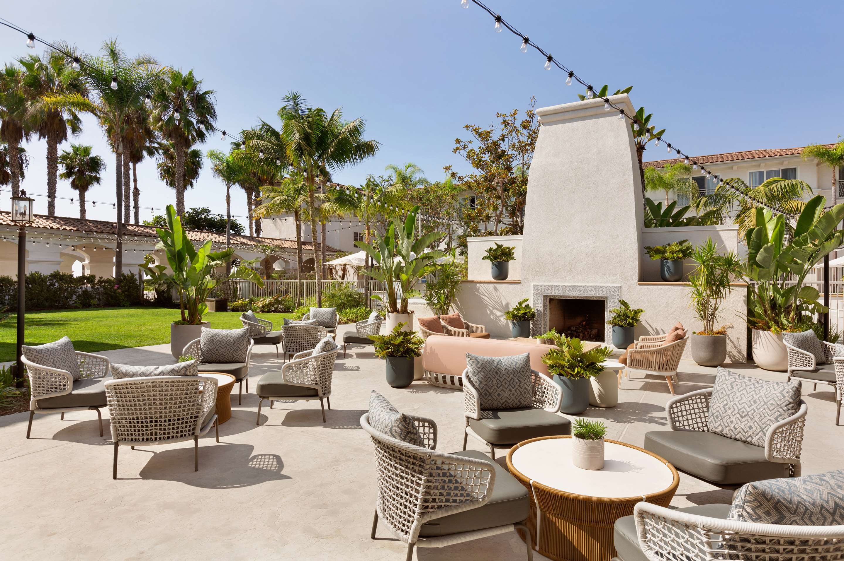 BarLounge | Hilton Garden Inn Carlsbad Beach