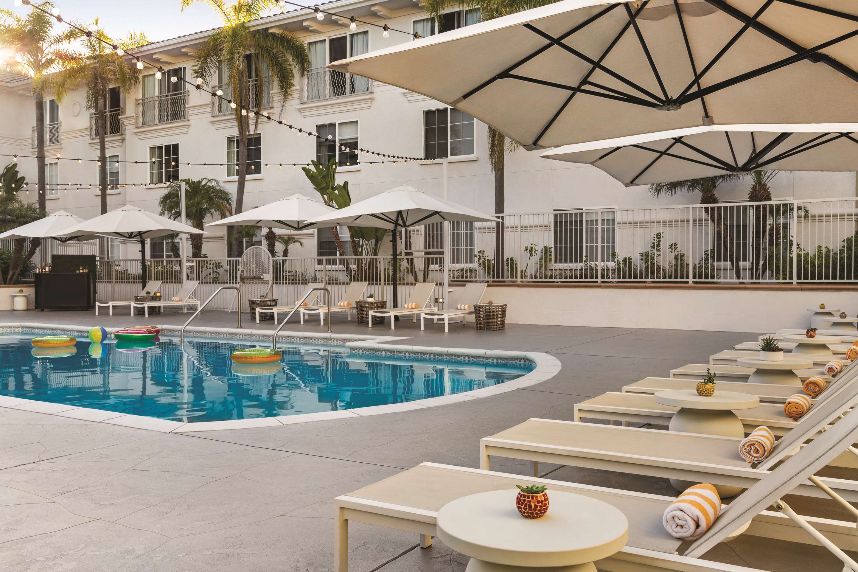 Pool | Hilton Garden Inn Carlsbad Beach