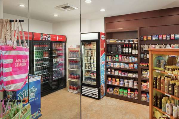 Restaurant - DoubleTree by Hilton San Diego Hotel Circle - I-8, Exit 3