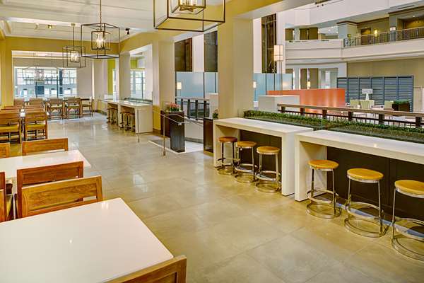 Restaurant - Embassy Suites Downtown San Diego