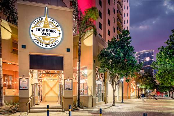 Restaurant - Embassy Suites Downtown San Diego