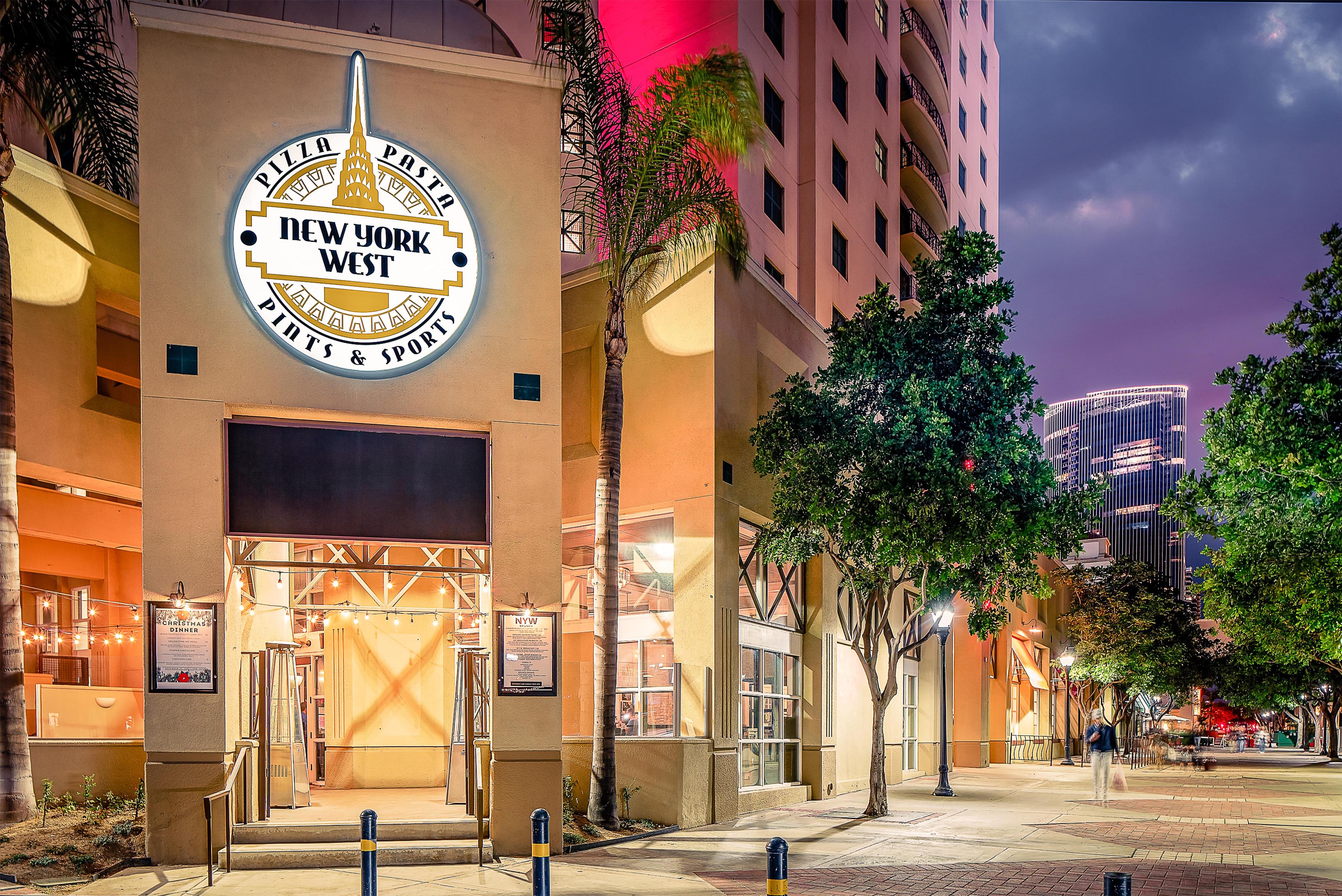 Restaurant | Embassy Suites by Hilton San Diego Bay Downtown