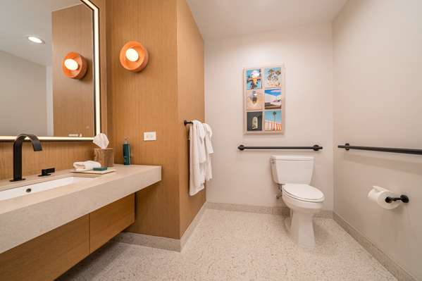  - Hilton Hotel Gaslamp Quarter San Diego