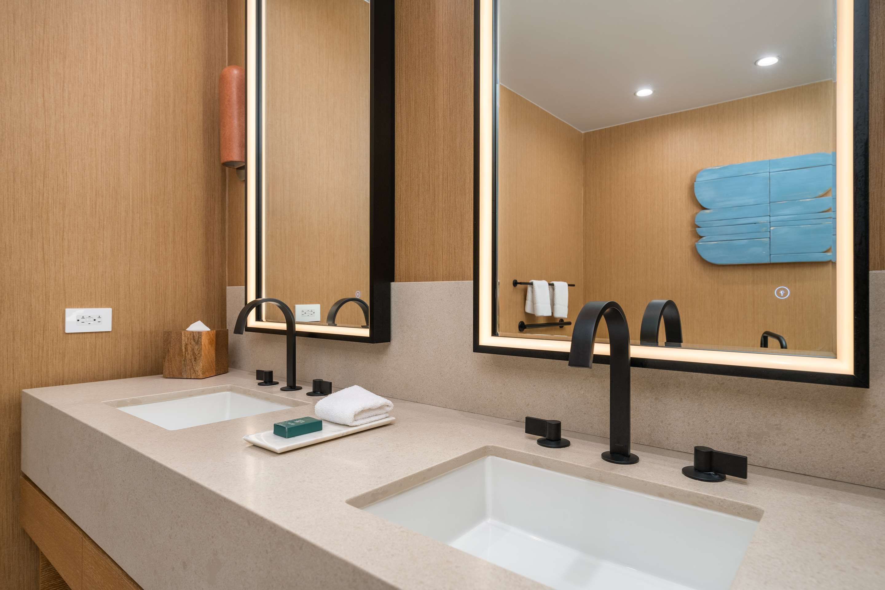 Guest room bath