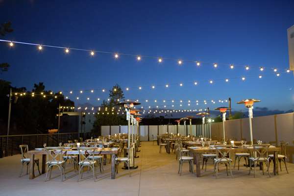 Restaurant - Hilton Hotel Mission Valley San Diego - I-8, Exit 5