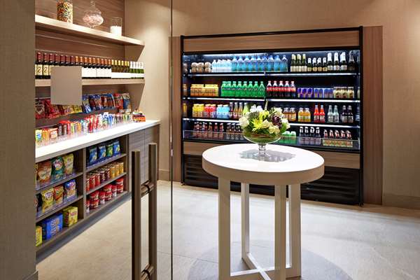 Restaurant - Hilton Hotel Mission Valley San Diego - I-8, Exit 5