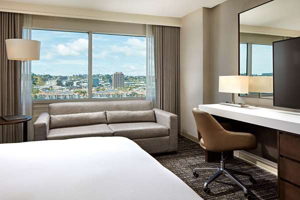  - Hilton Hotel Mission Valley San Diego - I-8, Exit 5