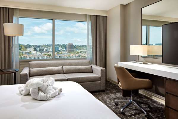  - Hilton Hotel Mission Valley San Diego - I-8, Exit 5