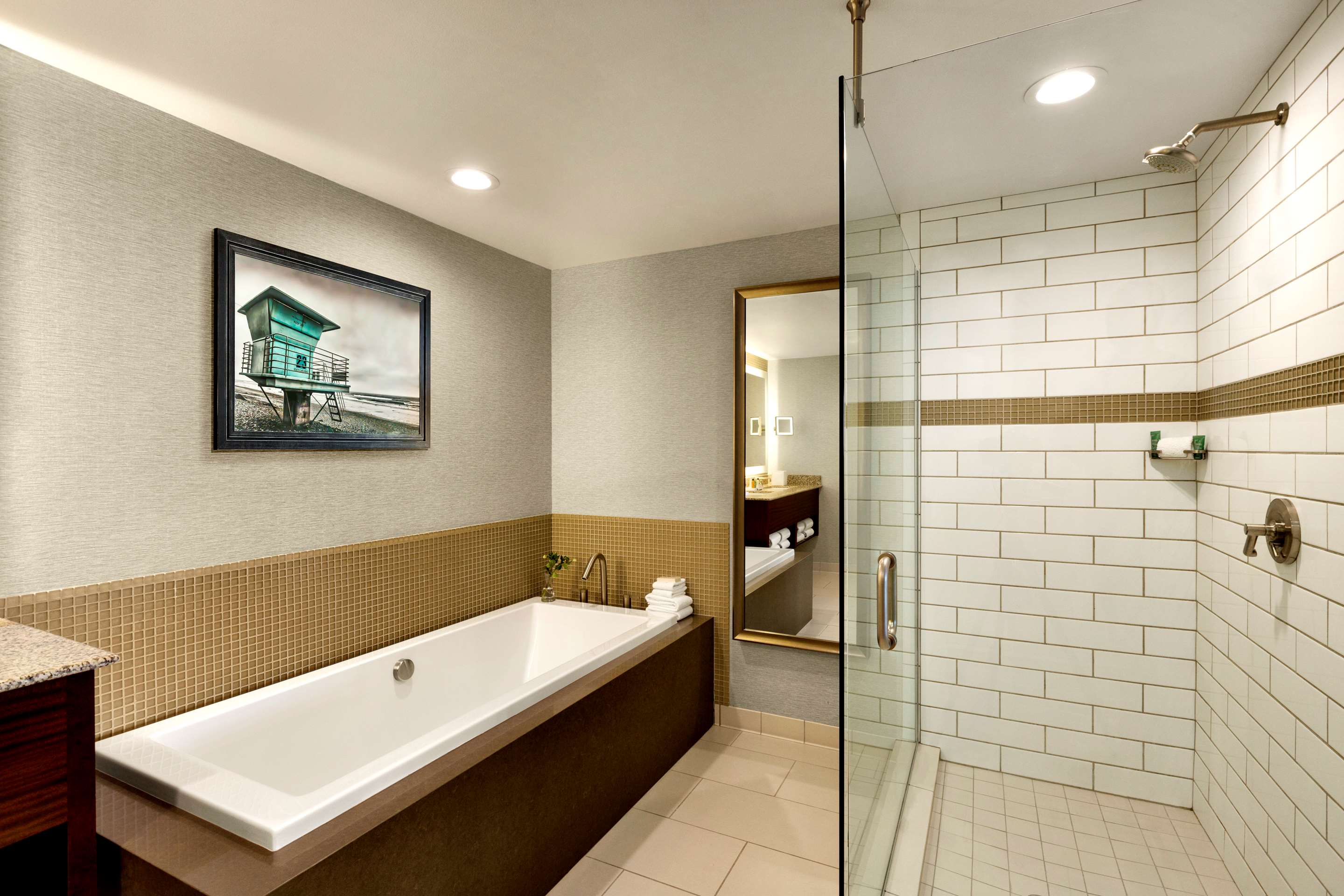 Guest room bath