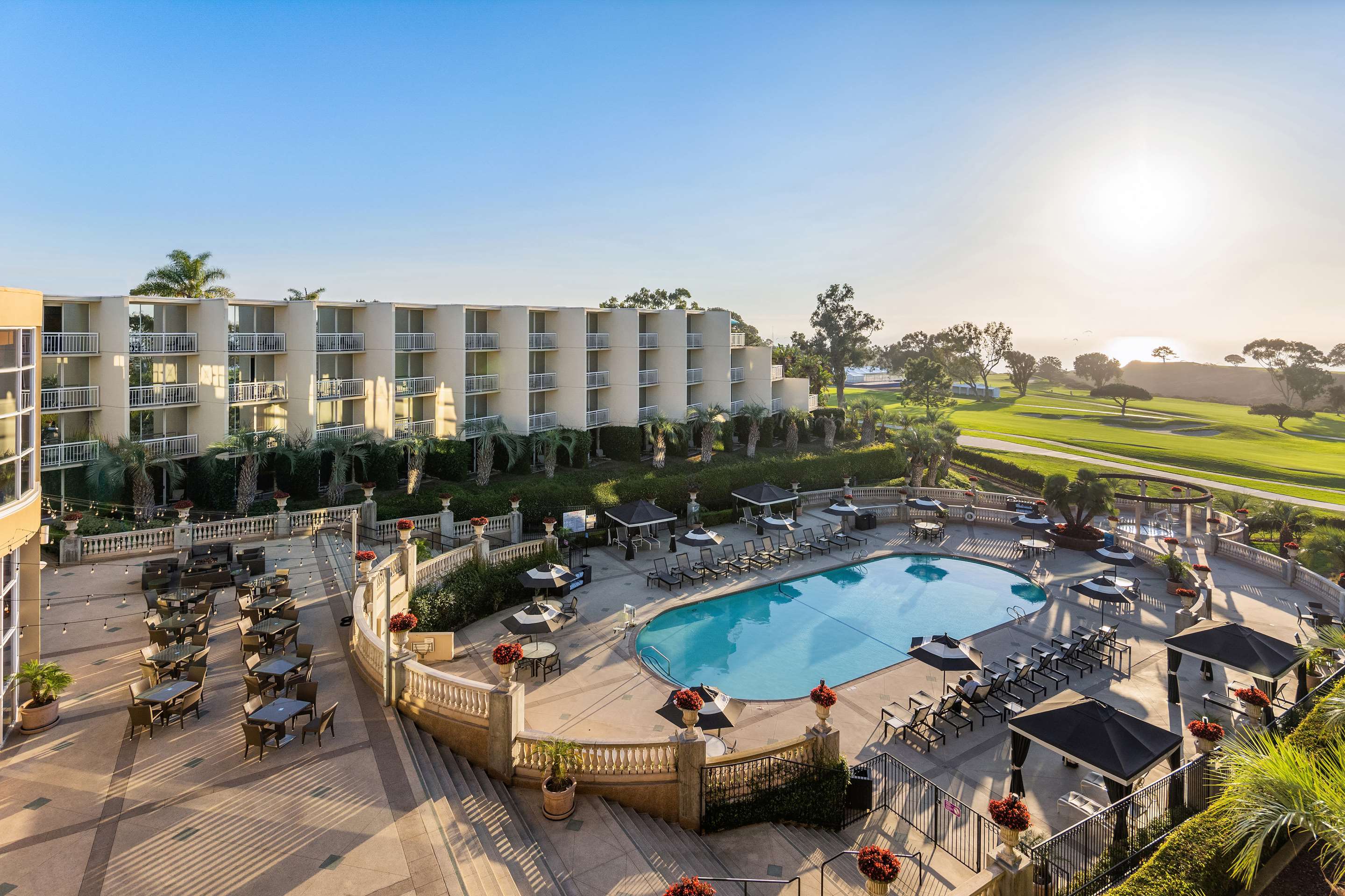 Pool | Hilton La Jolla Torrey Pines
