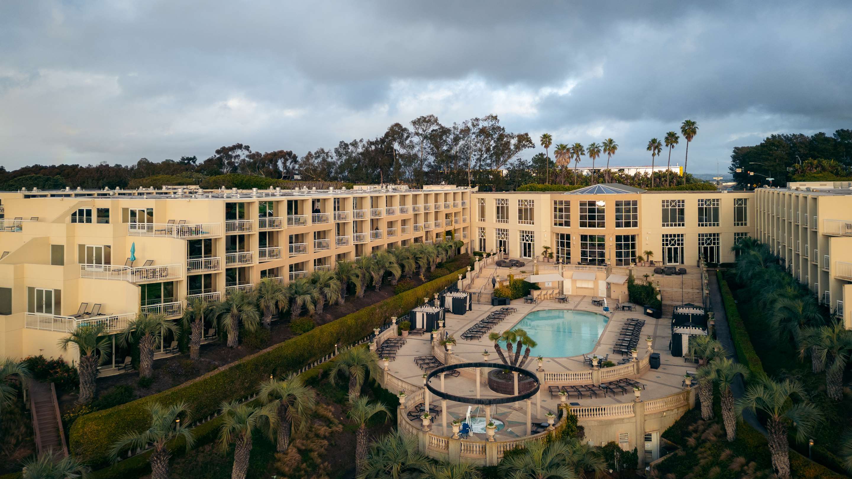 Pool | Hilton La Jolla Torrey Pines