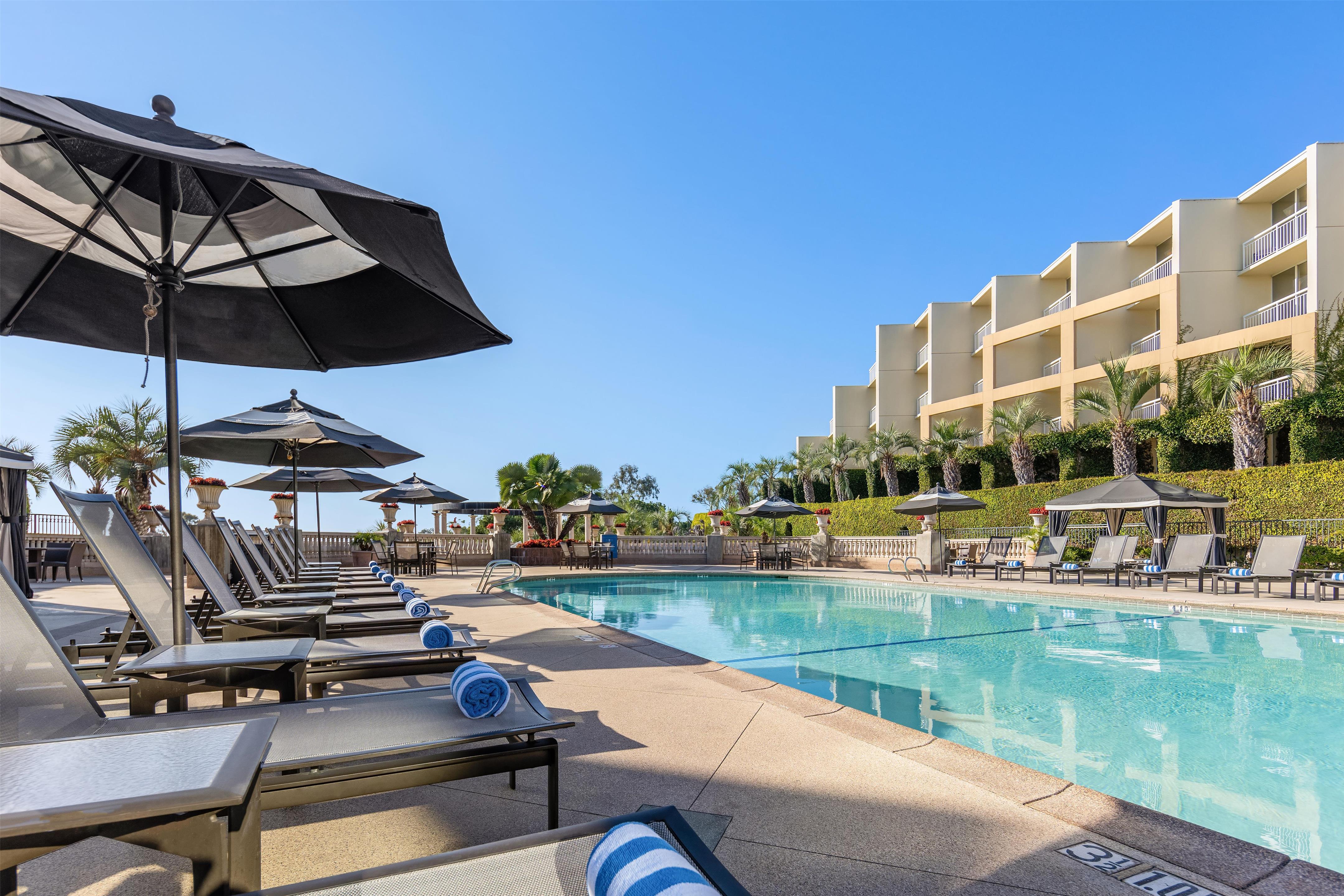 Pool | Hilton La Jolla Torrey Pines