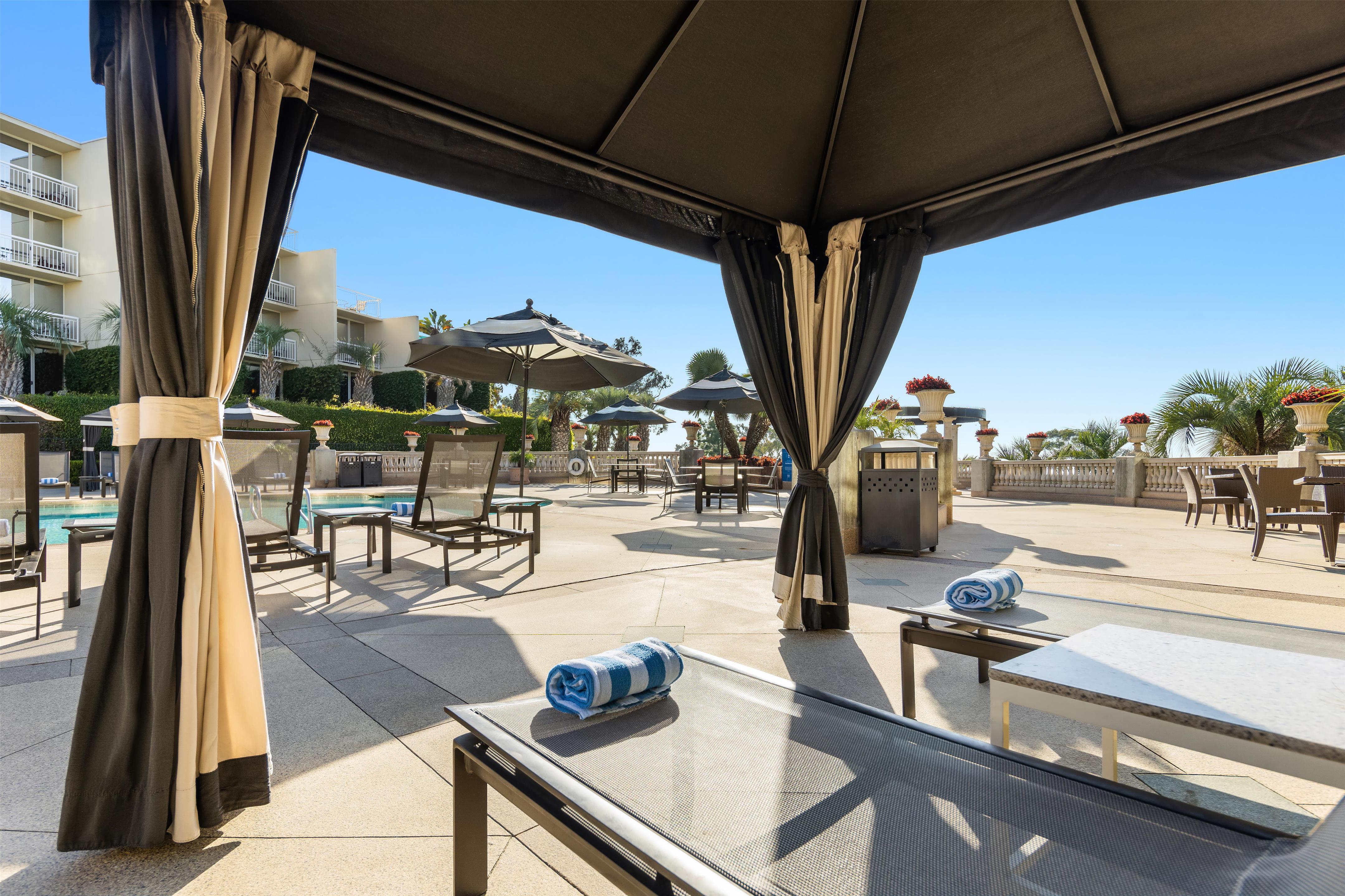 Pool | Hilton La Jolla Torrey Pines