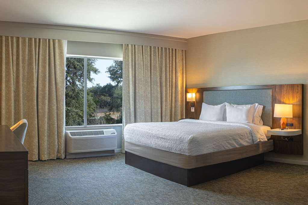 Hampton Inn and Suites Boerne, TX-guestroom-Guest Room,On-Site.jpg