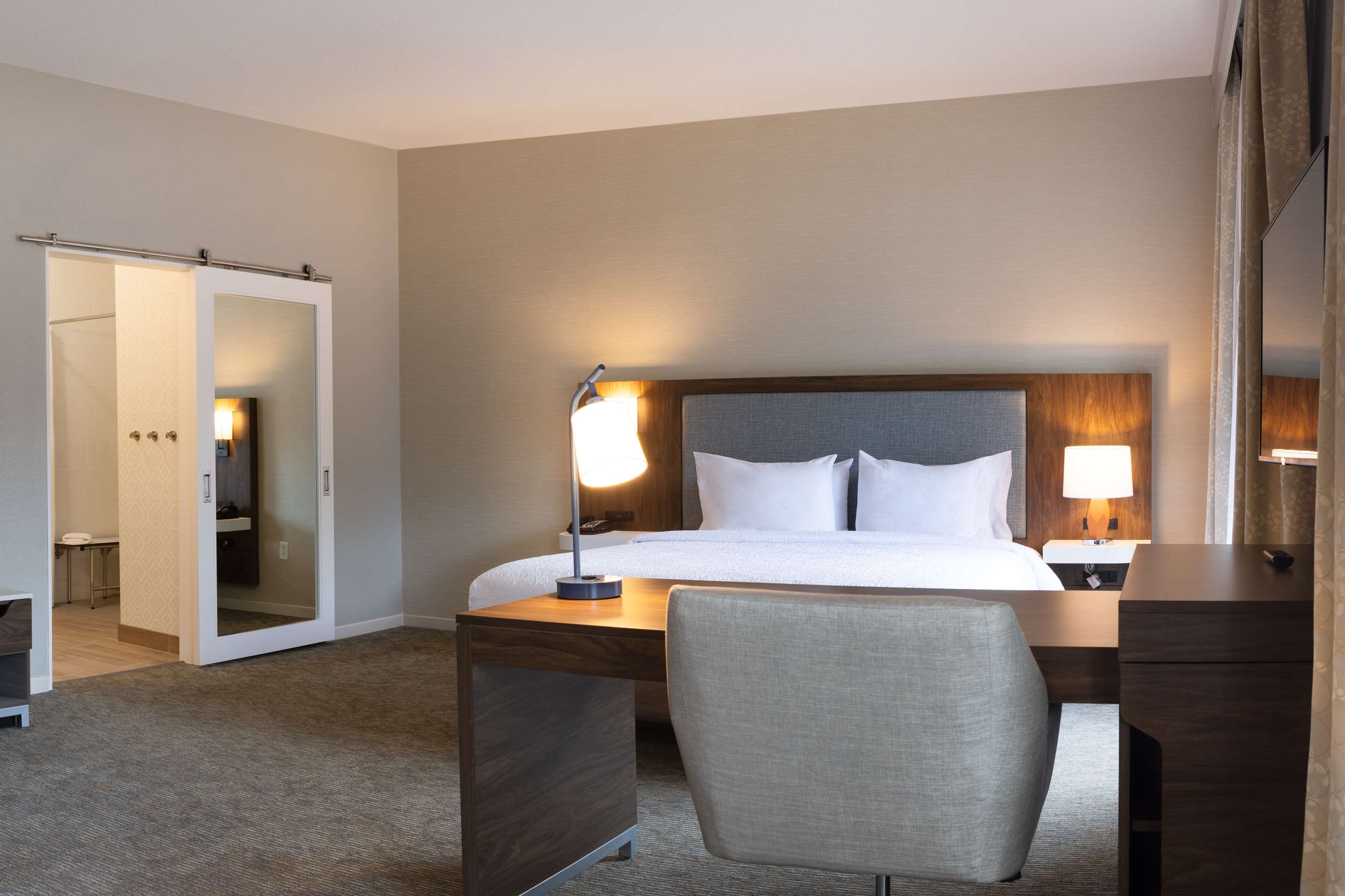 Guest room