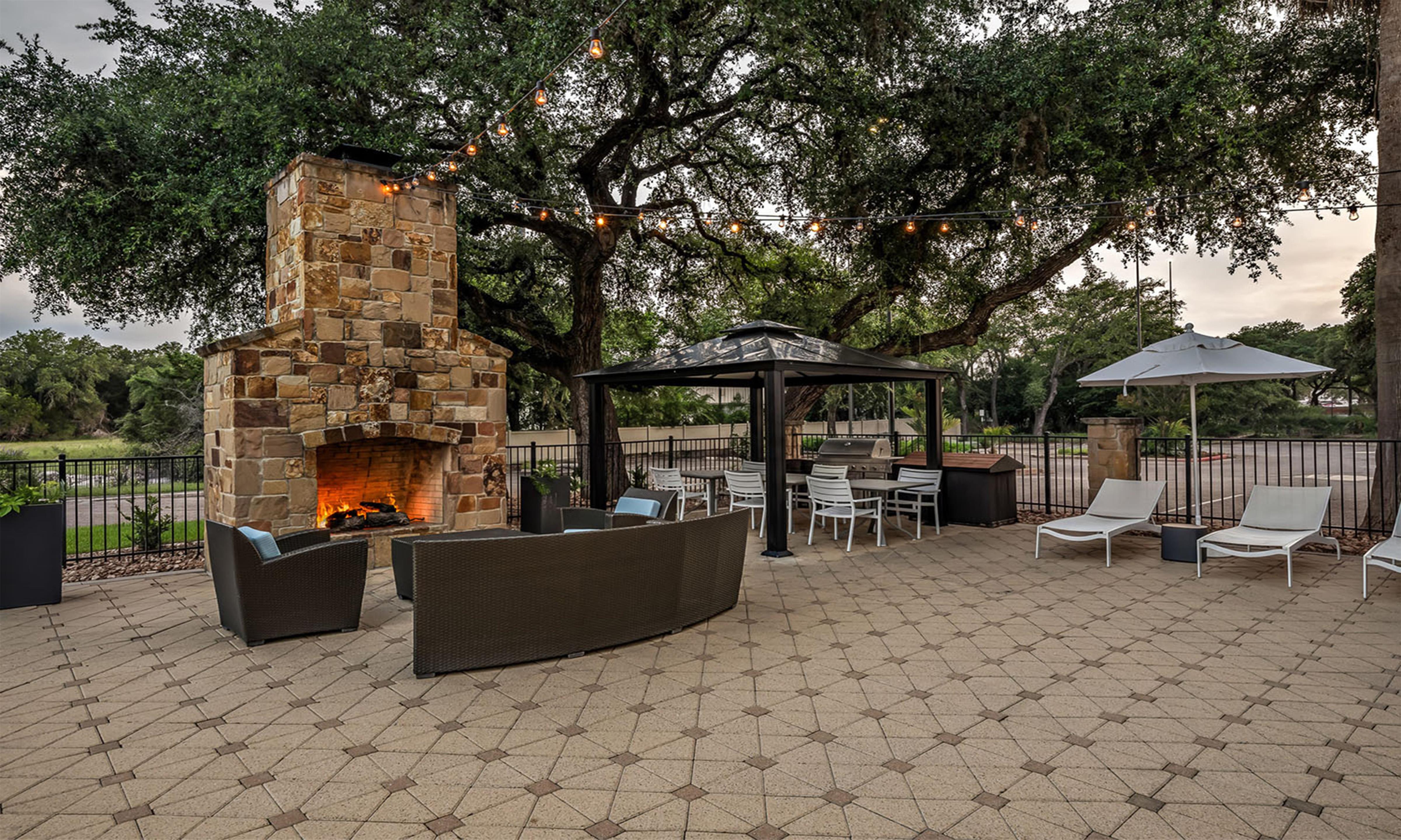 Exterior | Hampton Inn & Suites Boerne