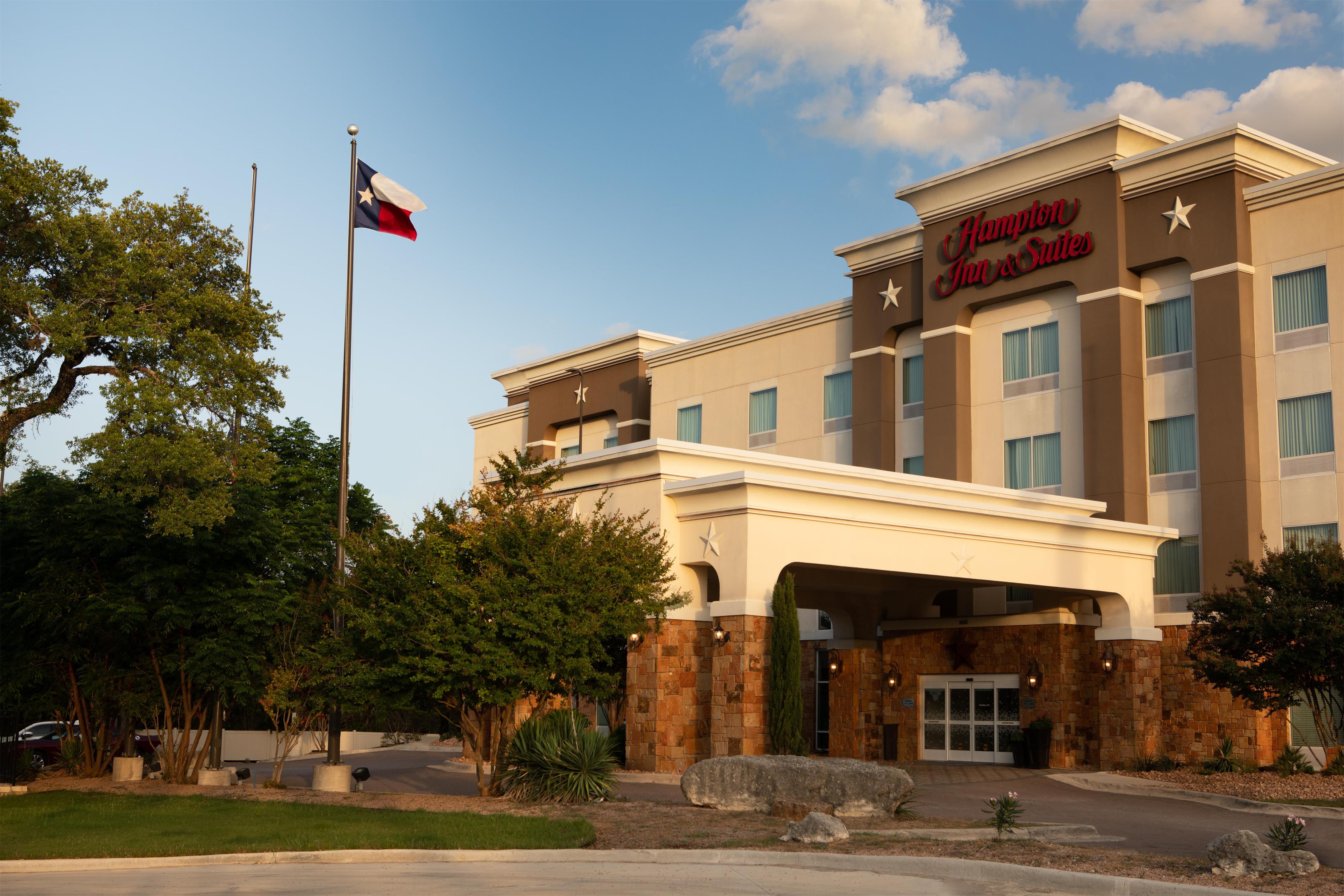 Exterior | Hampton Inn & Suites Boerne