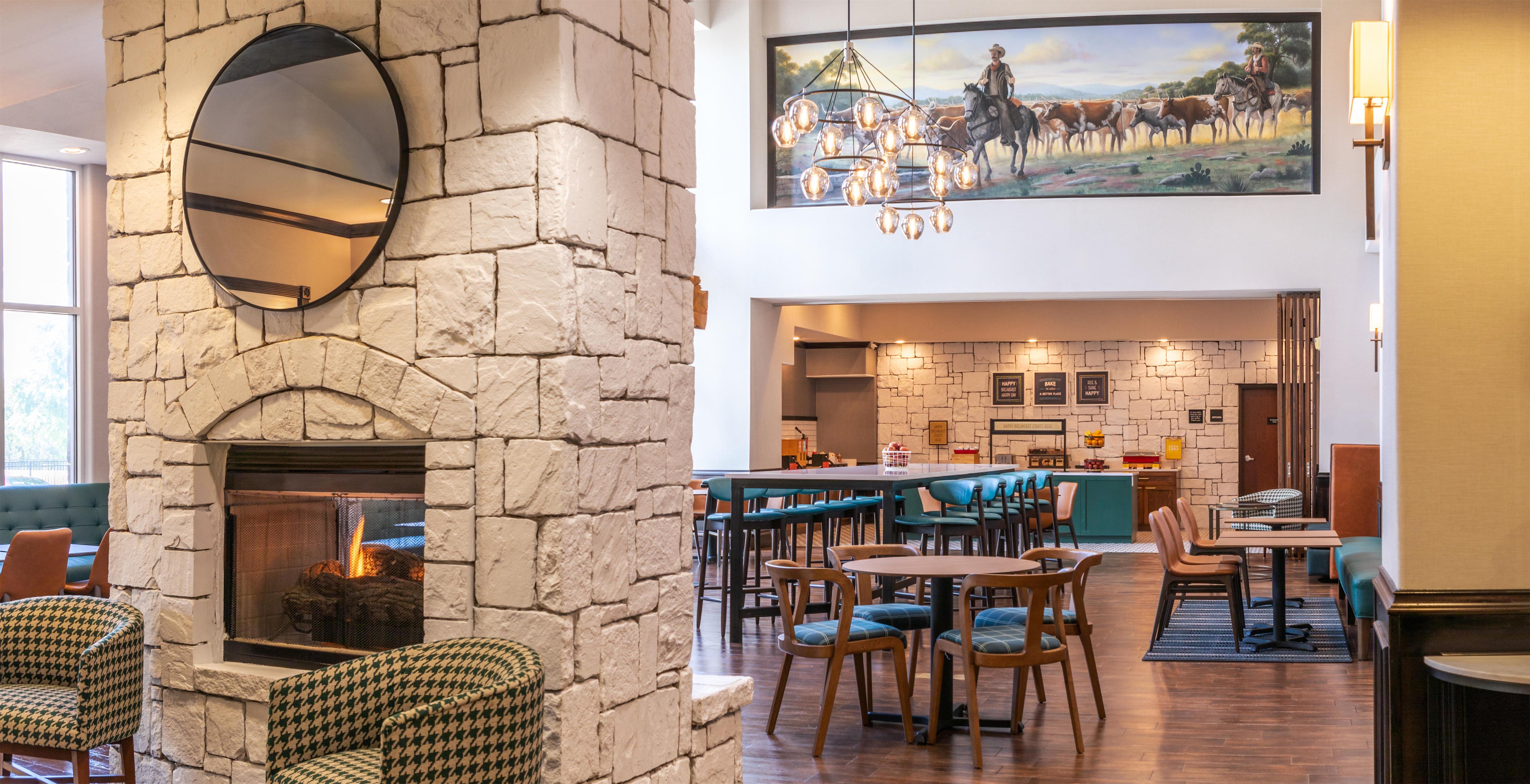 Lobby | Hampton Inn & Suites Boerne