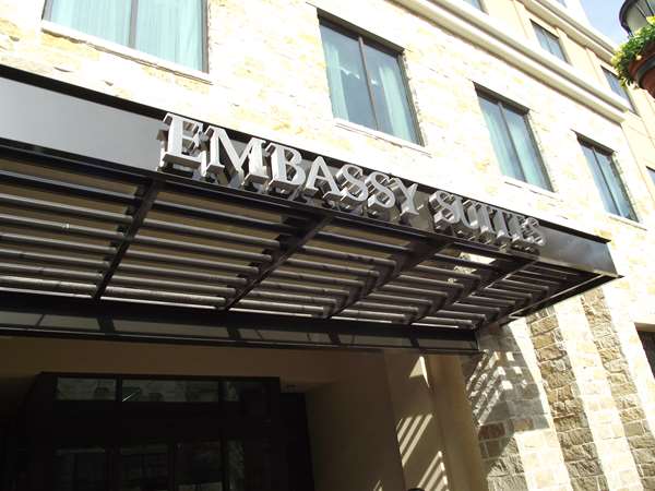 Exterior view - Embassy Suites Riverwalk San Antonio - I-10 & I-35, Exit 155B