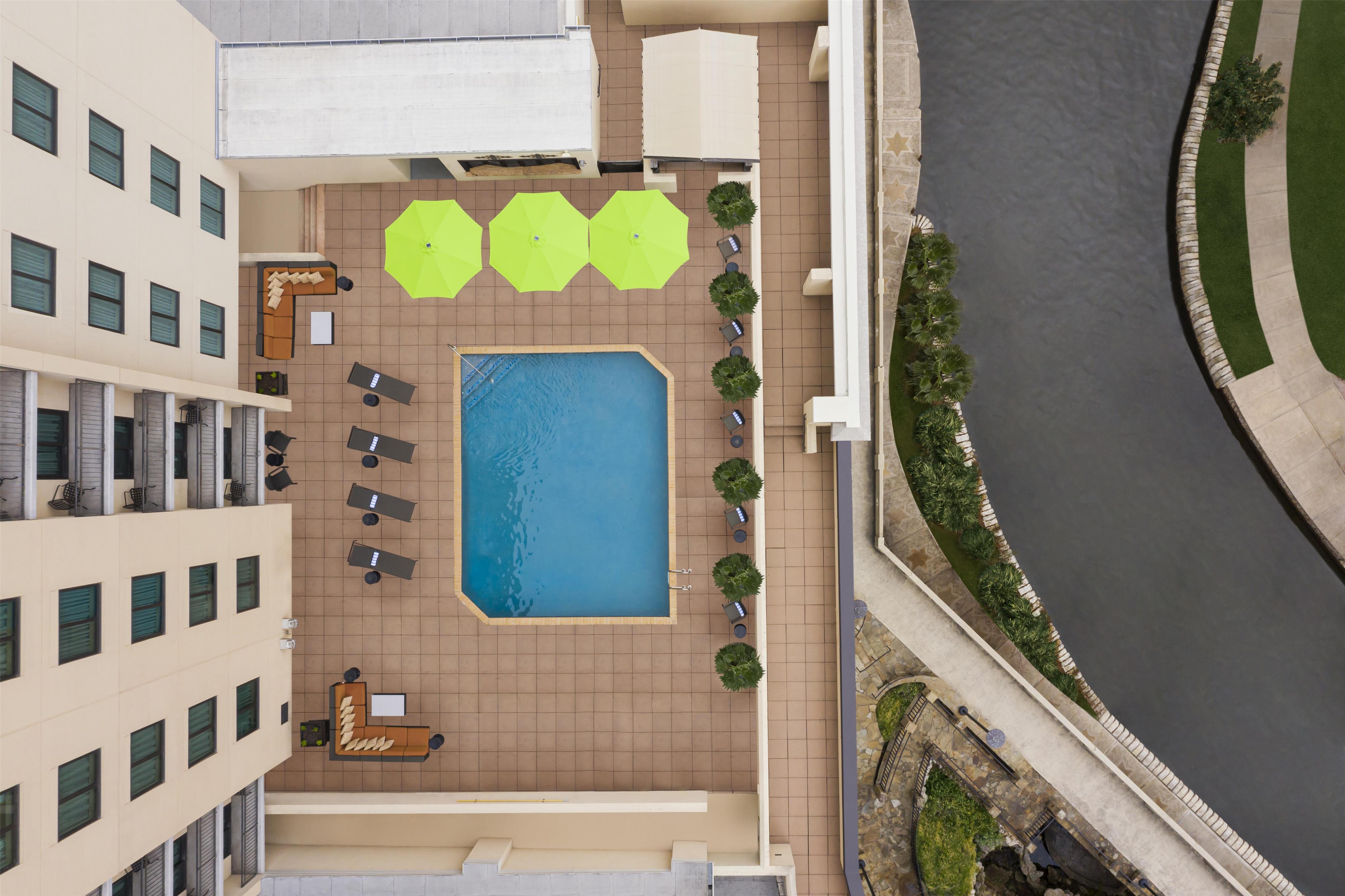 Pool | Embassy Suites San Antonio Riverwalk-Downtown
