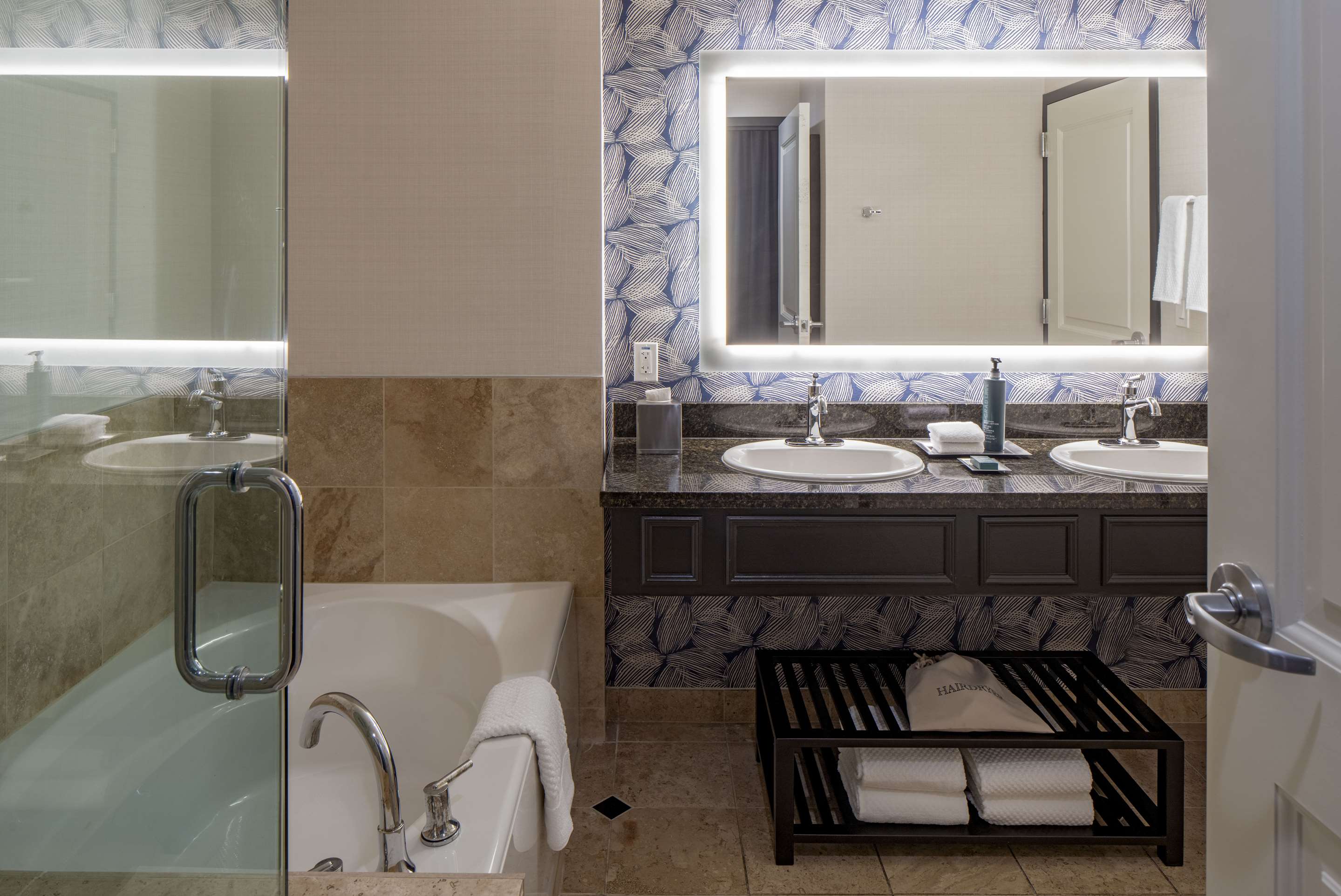 Guest room bath