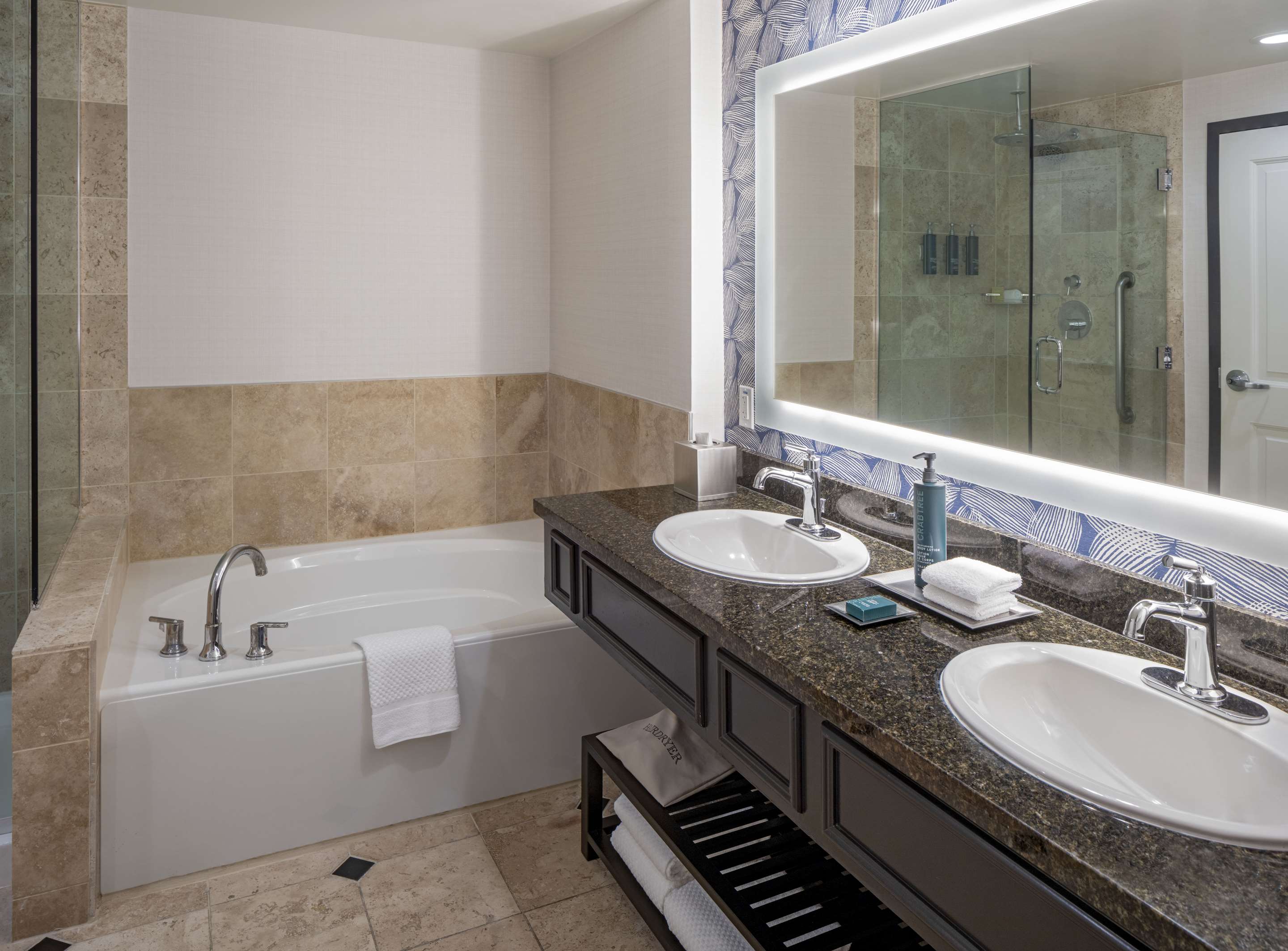 Guest room bath
