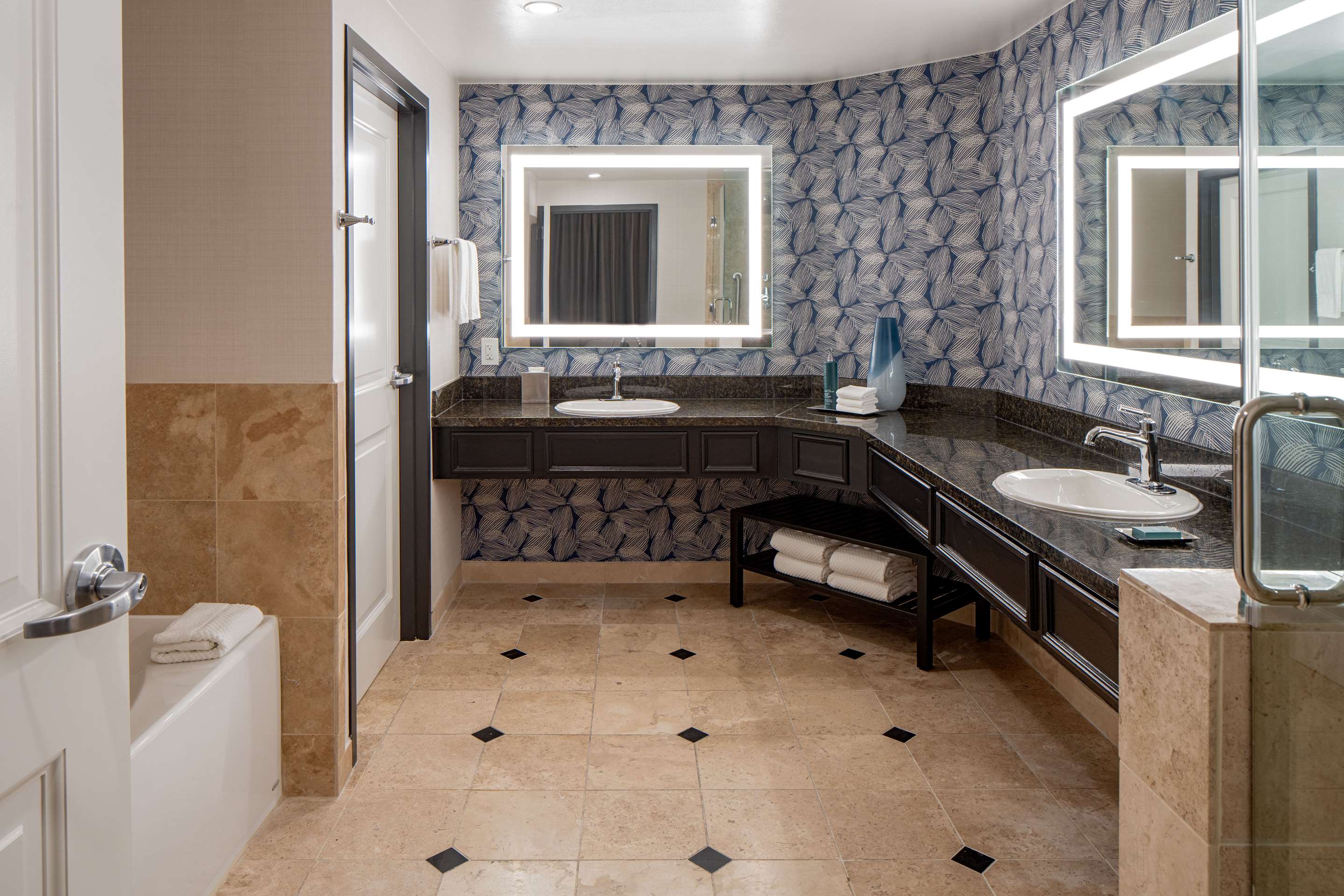 Guest room bath