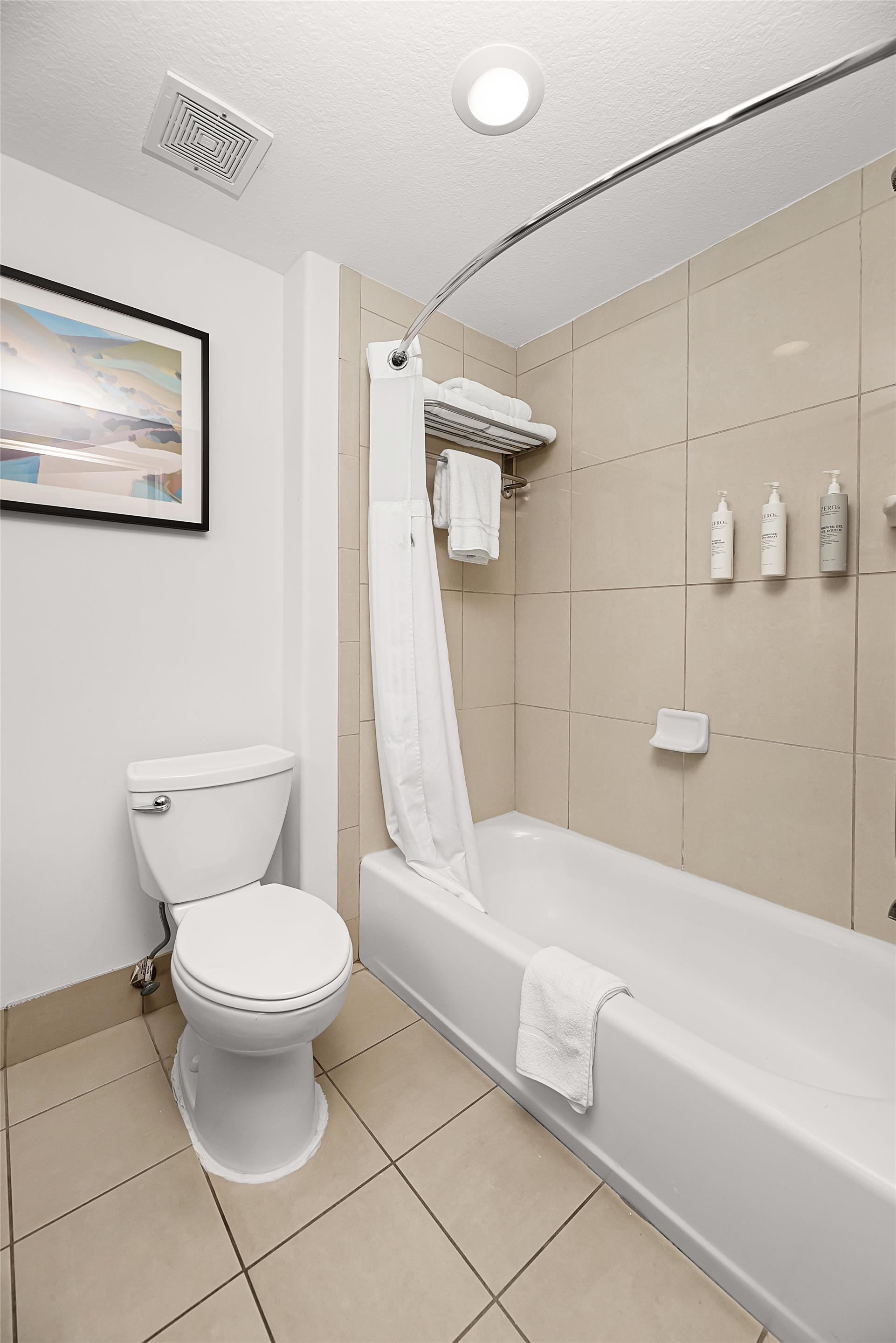 Guest room bath