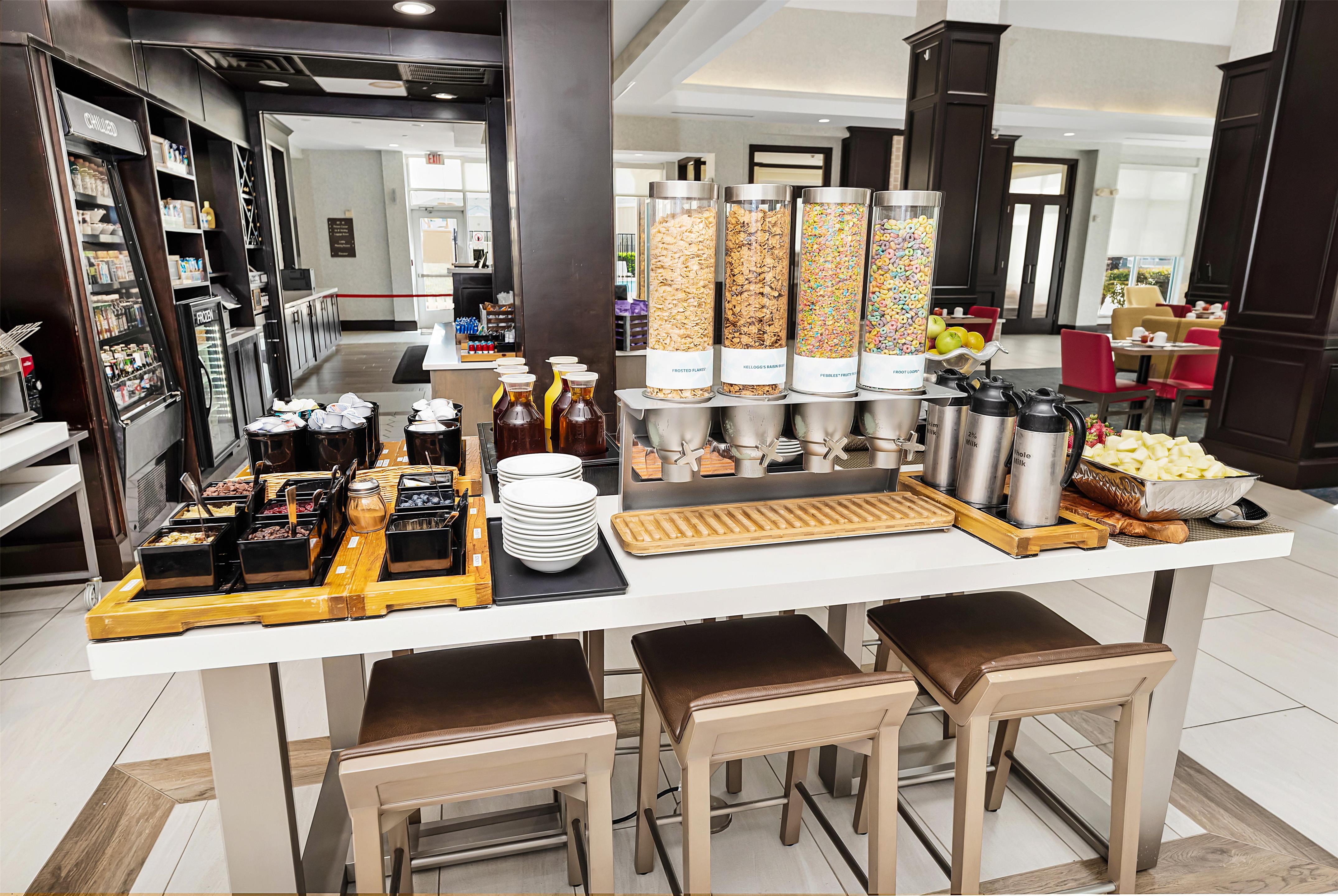 Breakfast Area | Hilton Garden Inn New Braunfels