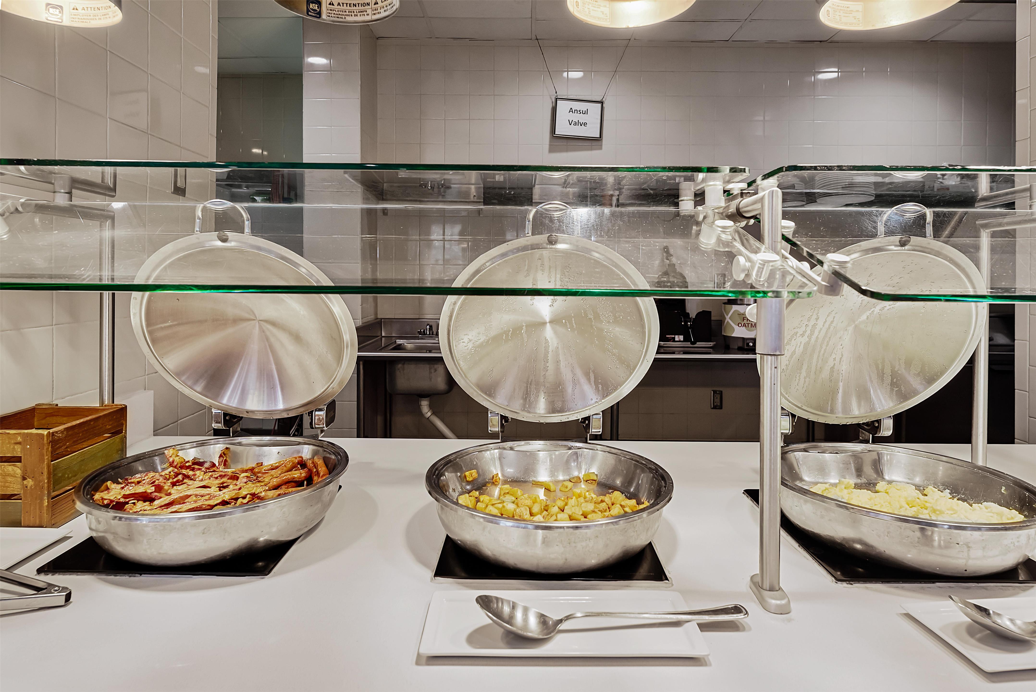 Breakfast Area | Hilton Garden Inn New Braunfels