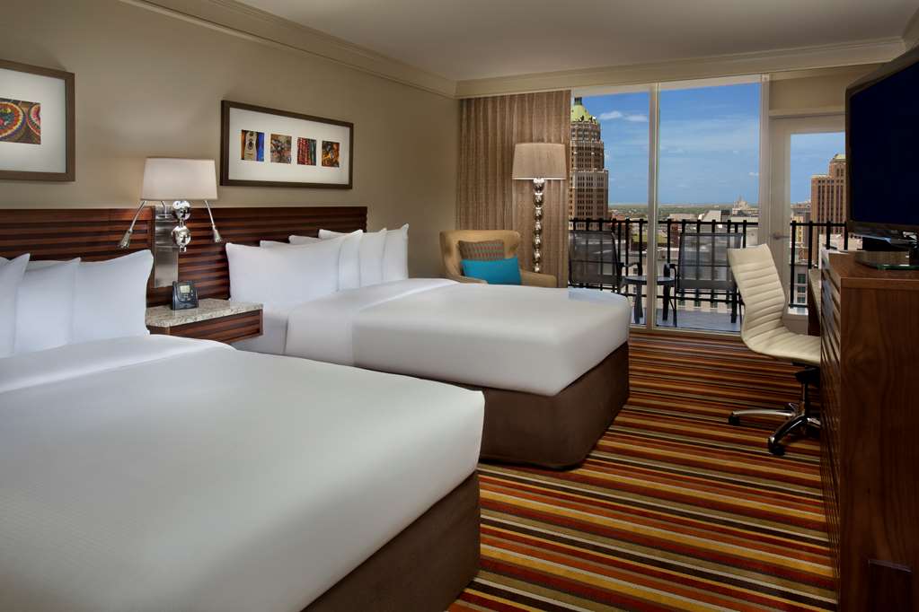 Hilton Palacio Del Rio Room Type - 2 DBL RIVR VW ACC BATHTUB