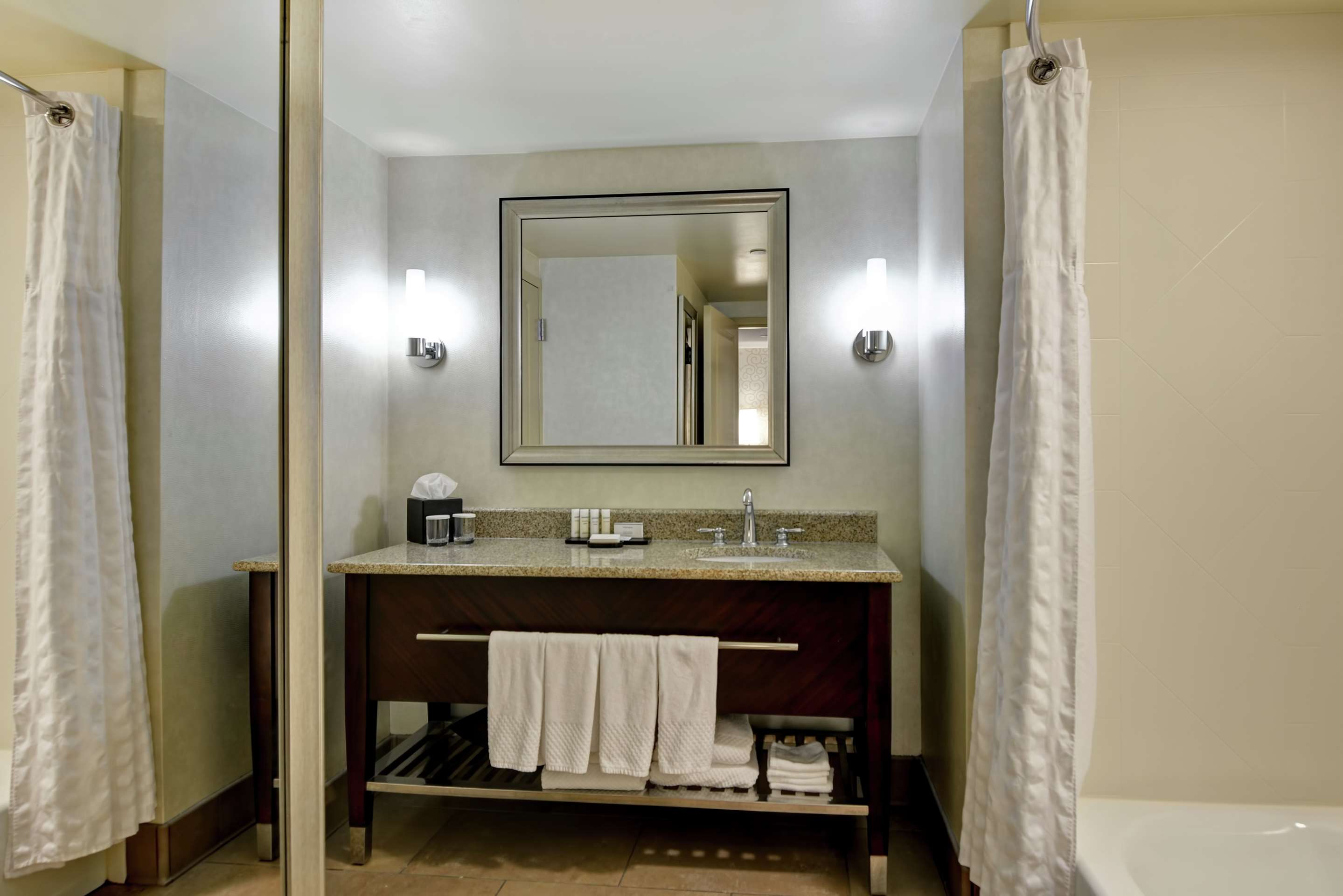 Guest room bath
