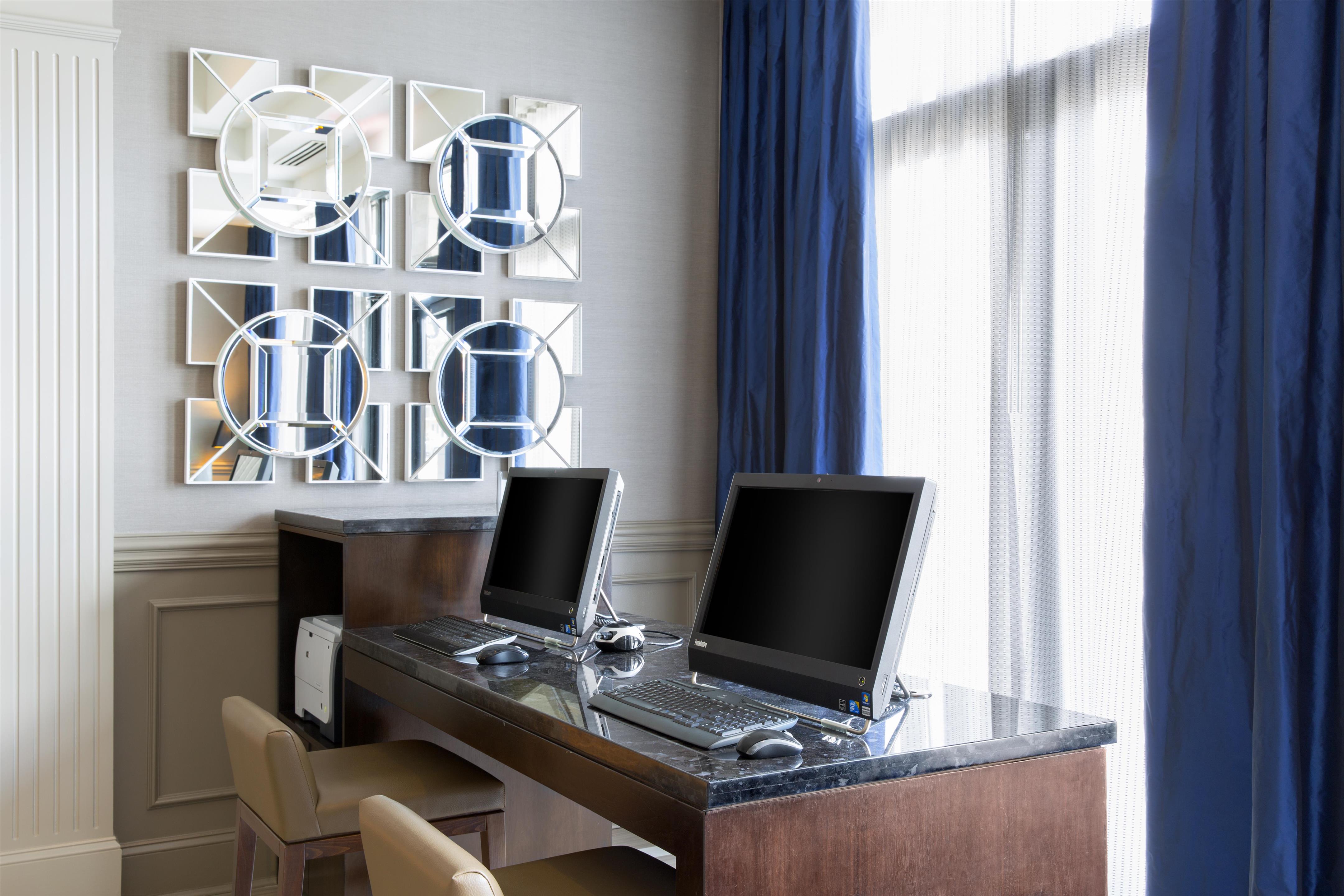 Business Center | DoubleTree by Hilton Hotel Savannah Historic District