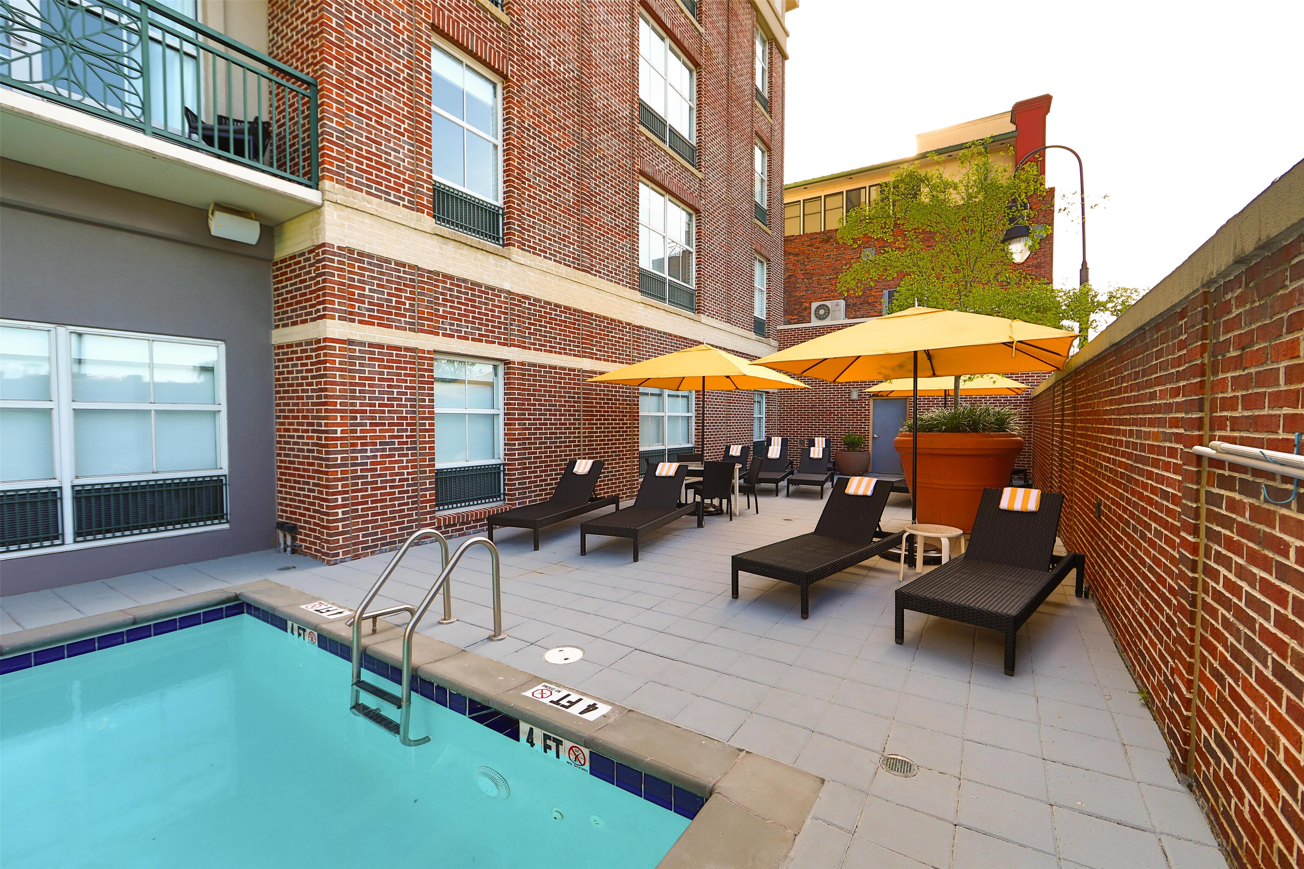Pool | Hilton Garden Inn Savannah Historic District