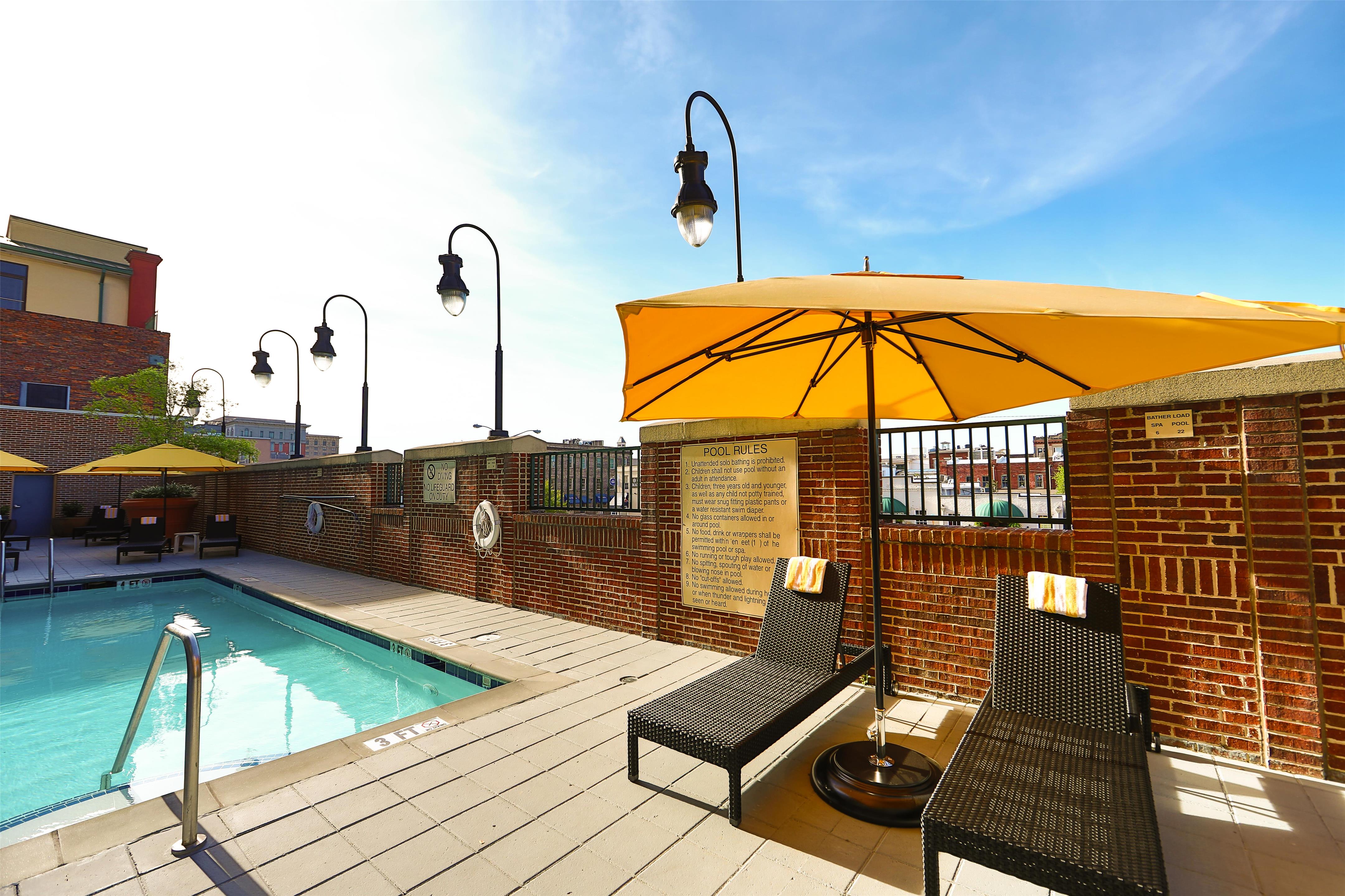 Pool | Hilton Garden Inn Savannah Historic District