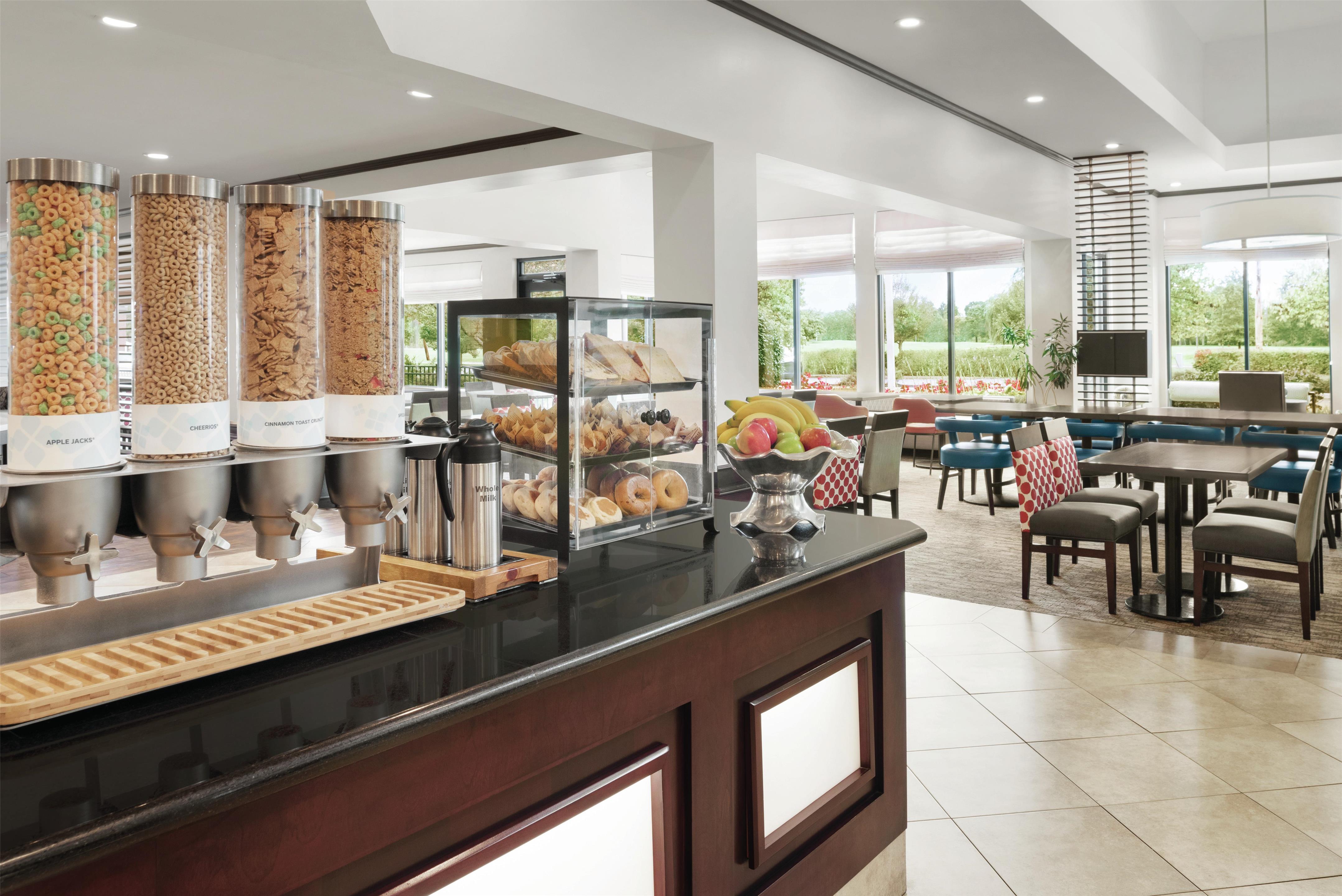 Breakfast Area | Hilton Garden Inn South Bend