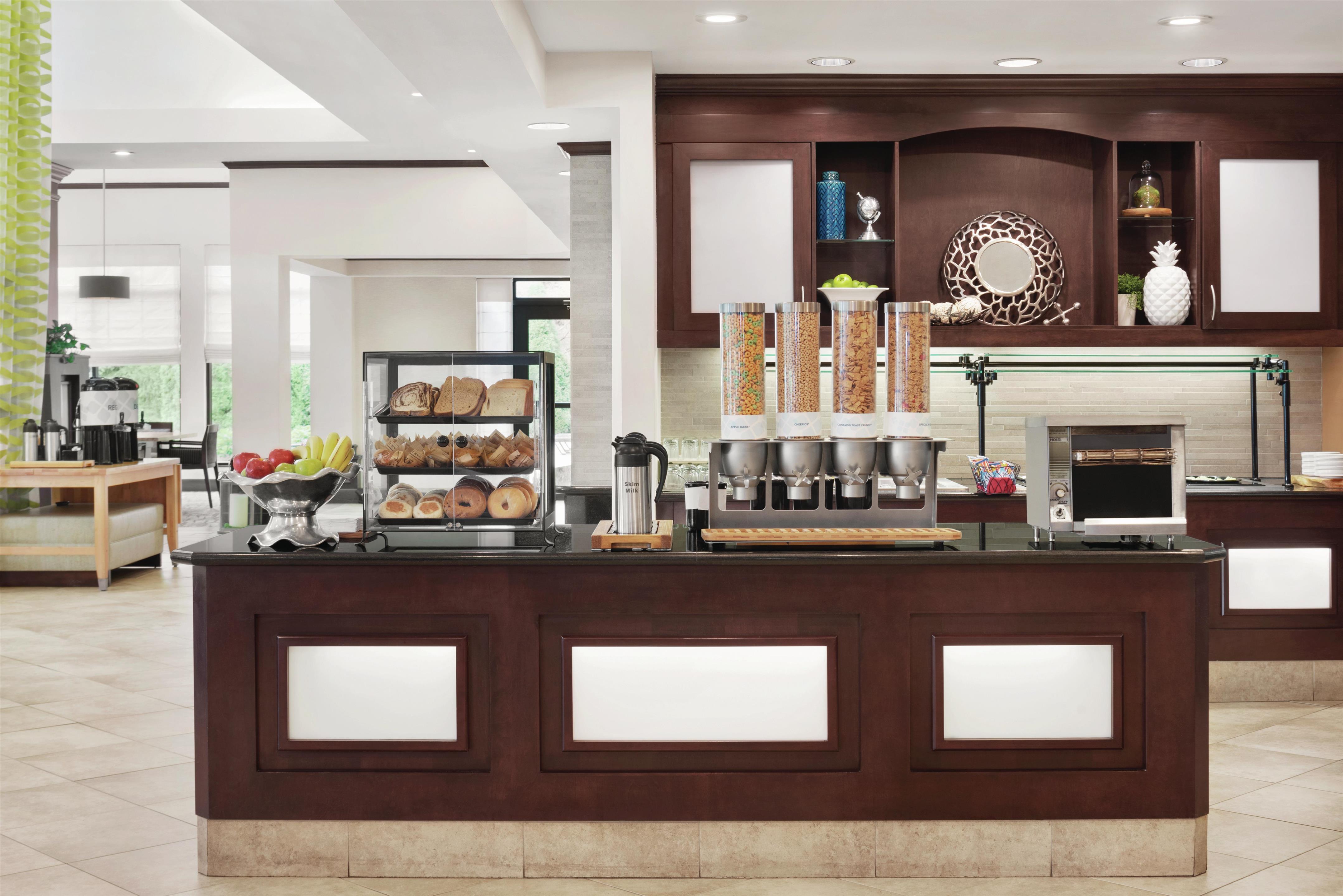 Breakfast Area | Hilton Garden Inn South Bend