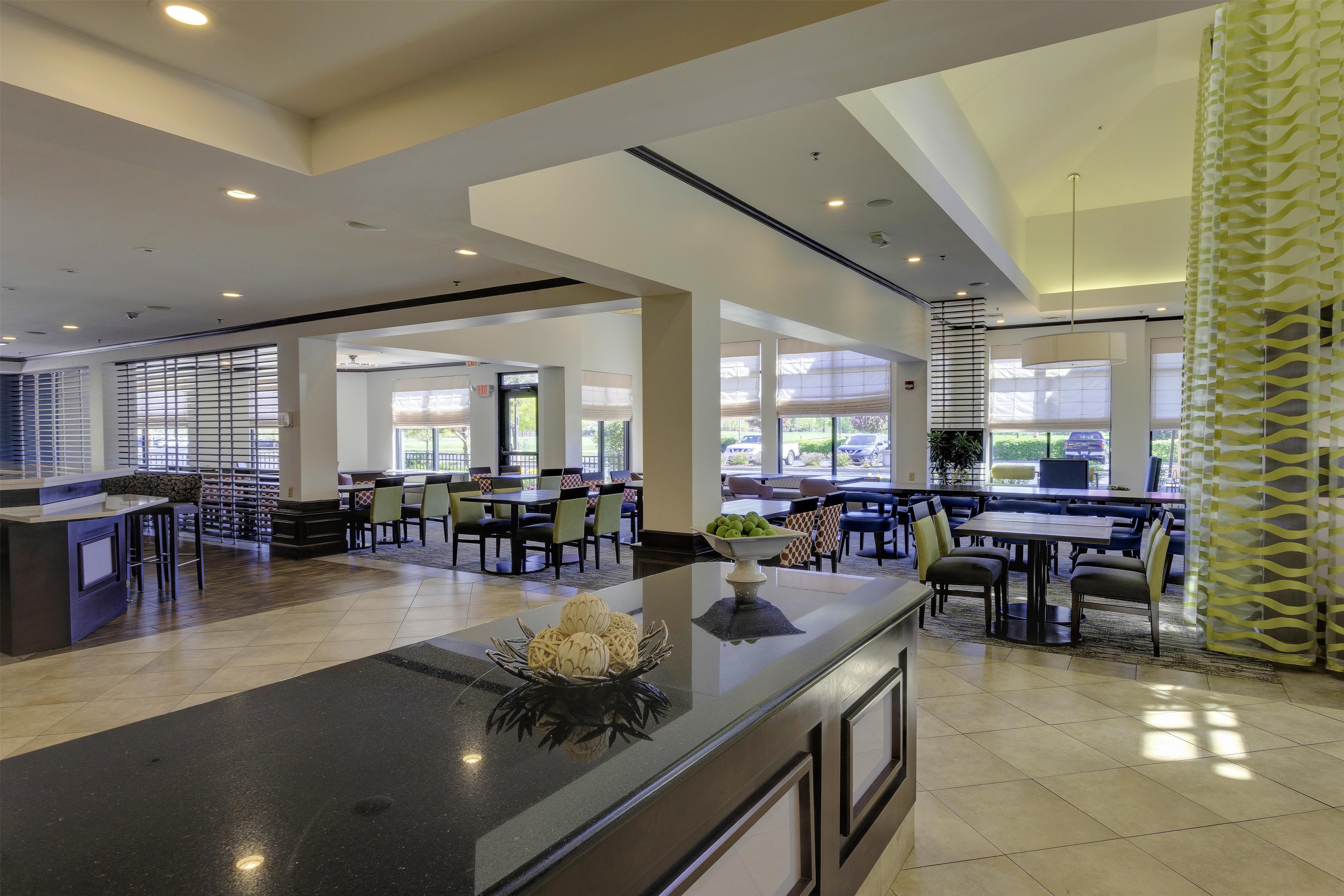 Restaurant | Hilton Garden Inn South Bend
