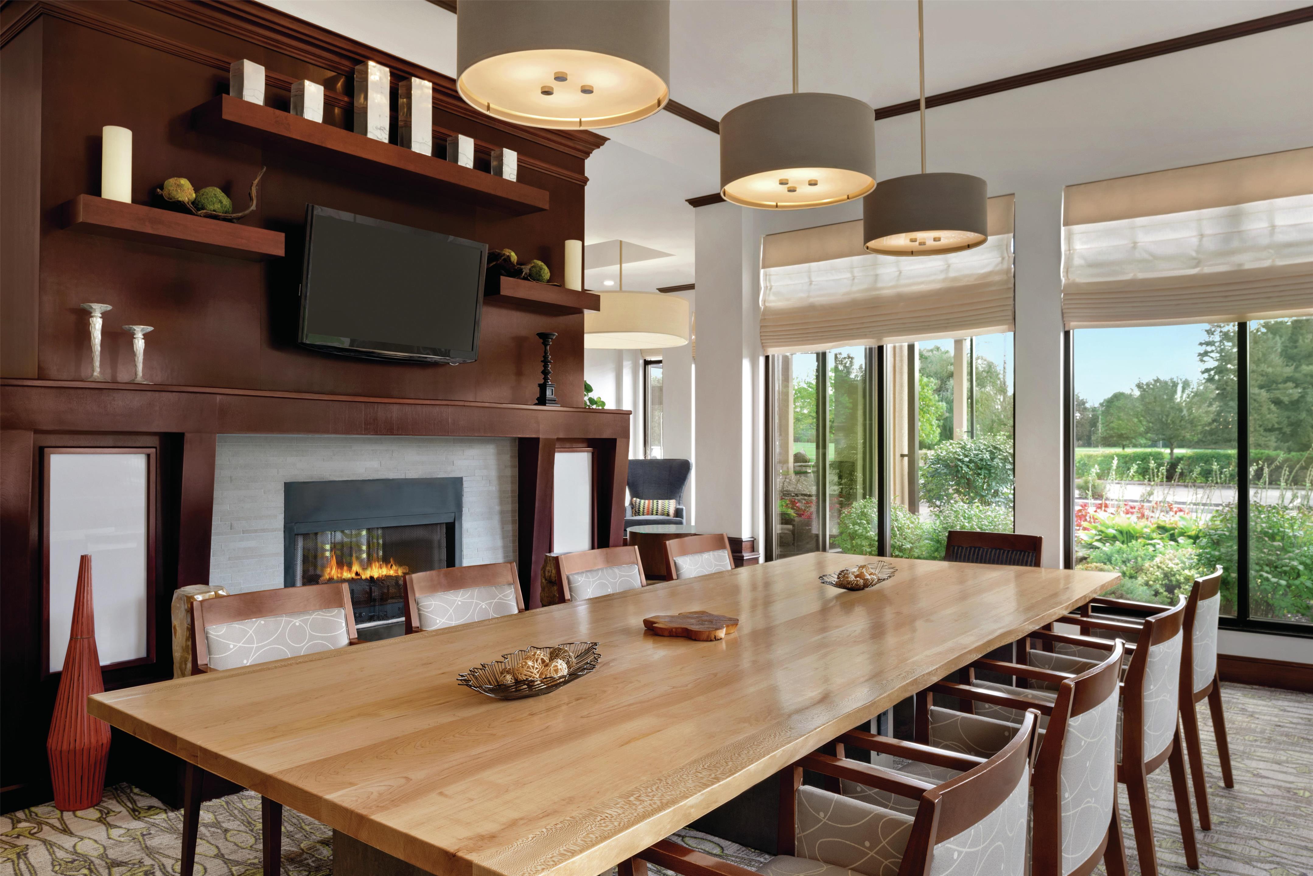 Lobby | Hilton Garden Inn South Bend