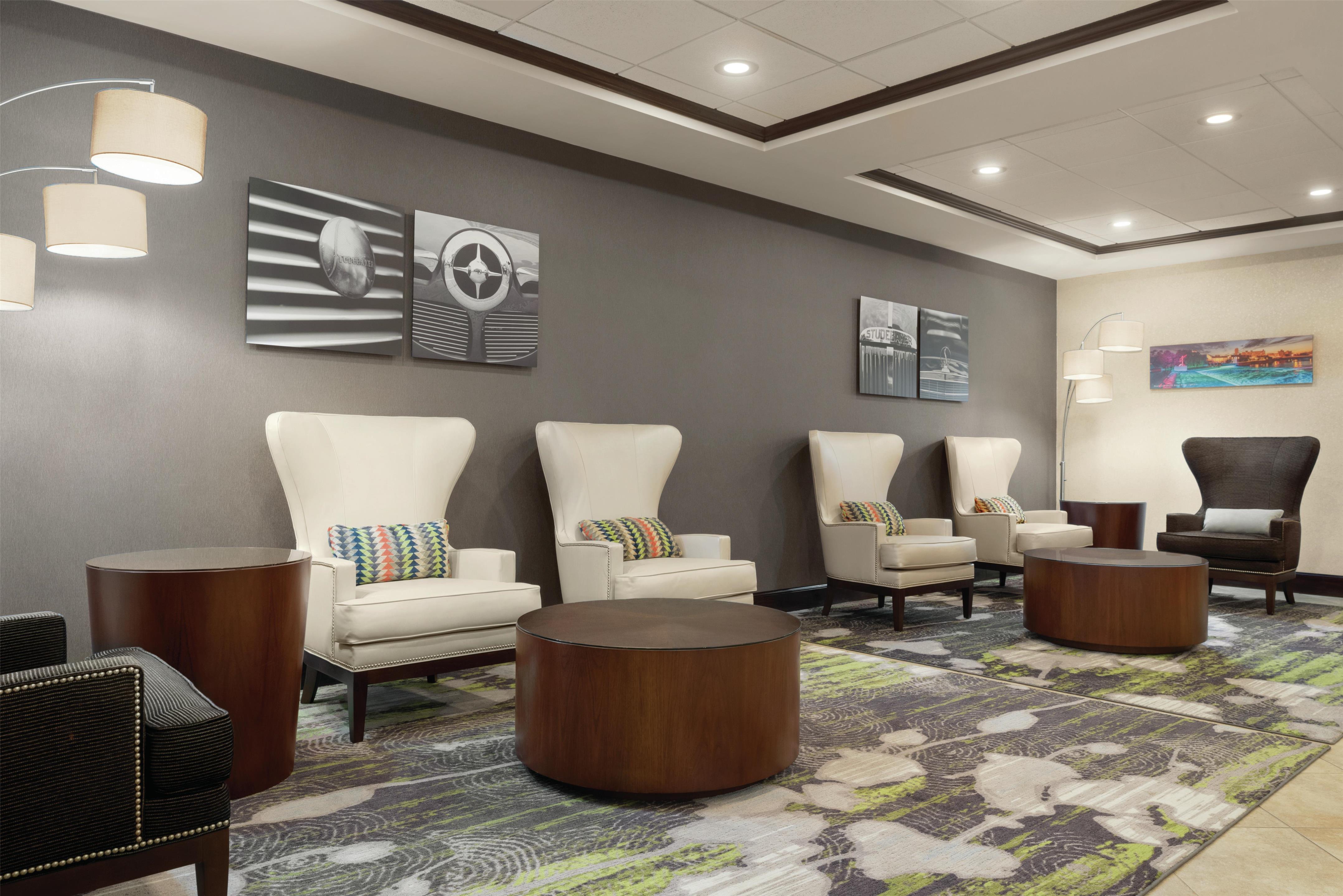Lobby | Hilton Garden Inn South Bend