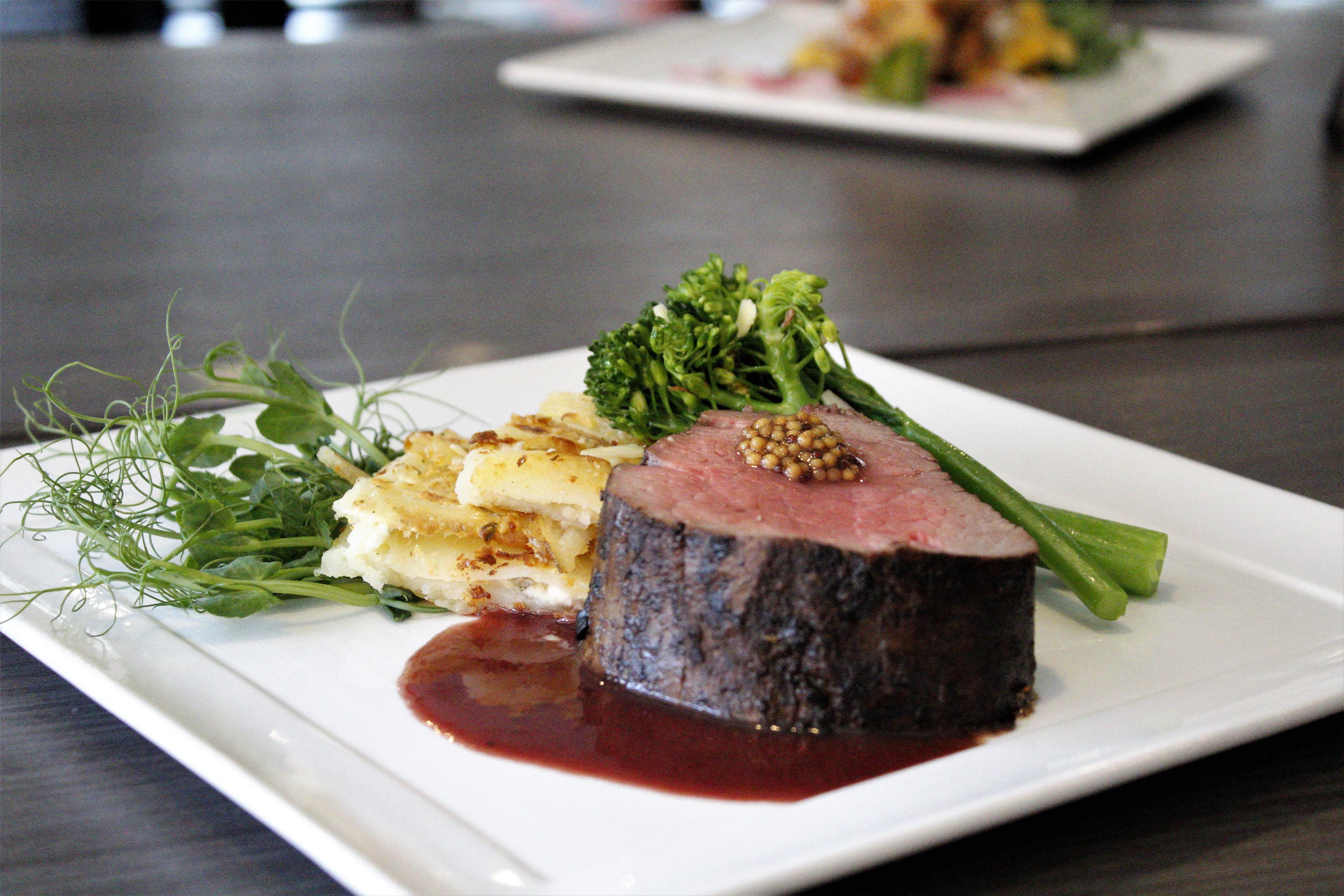 Restaurant | Hilton Garden Inn South Bend