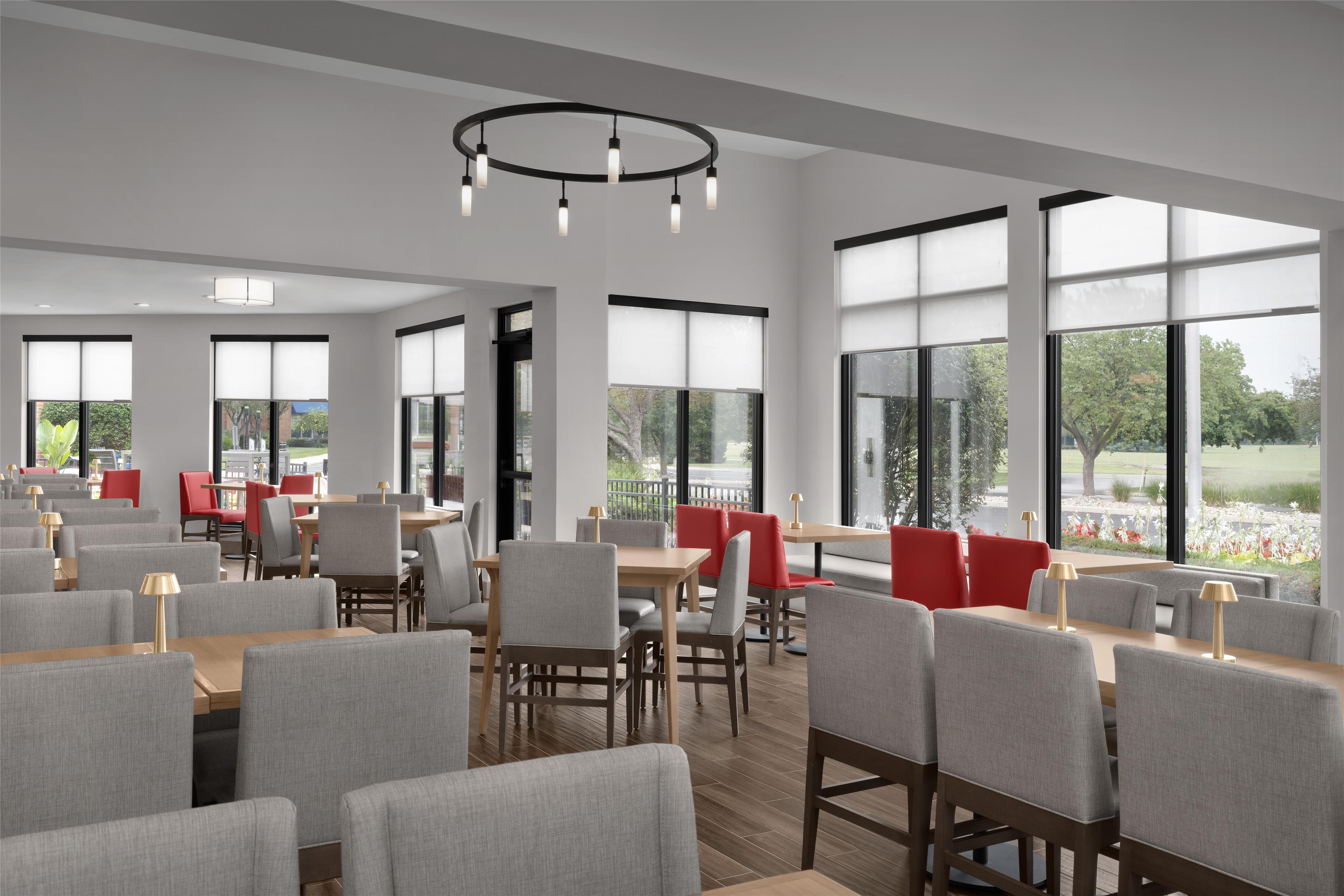 Restaurant | Hilton Garden Inn South Bend
