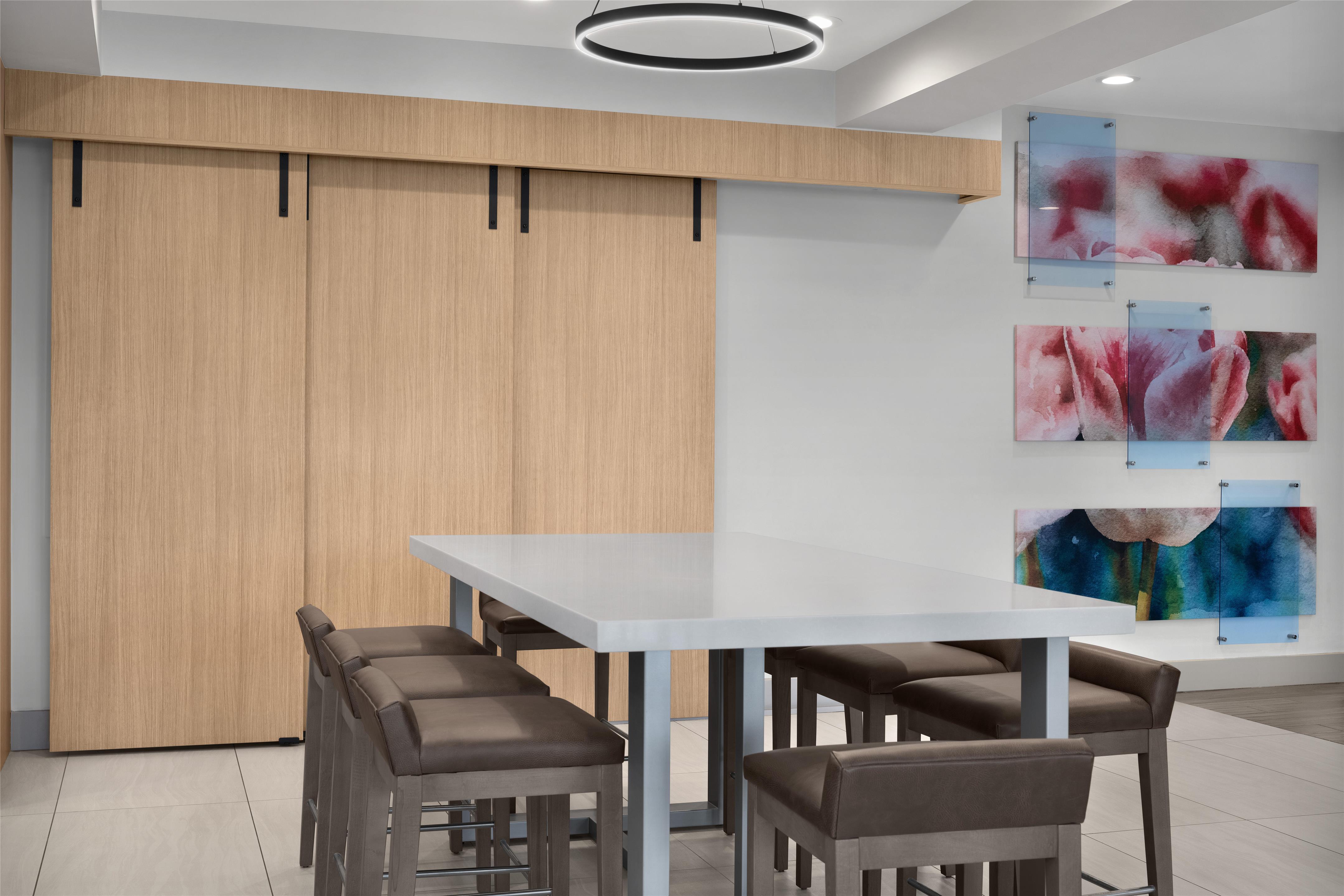 Restaurant | Hilton Garden Inn South Bend