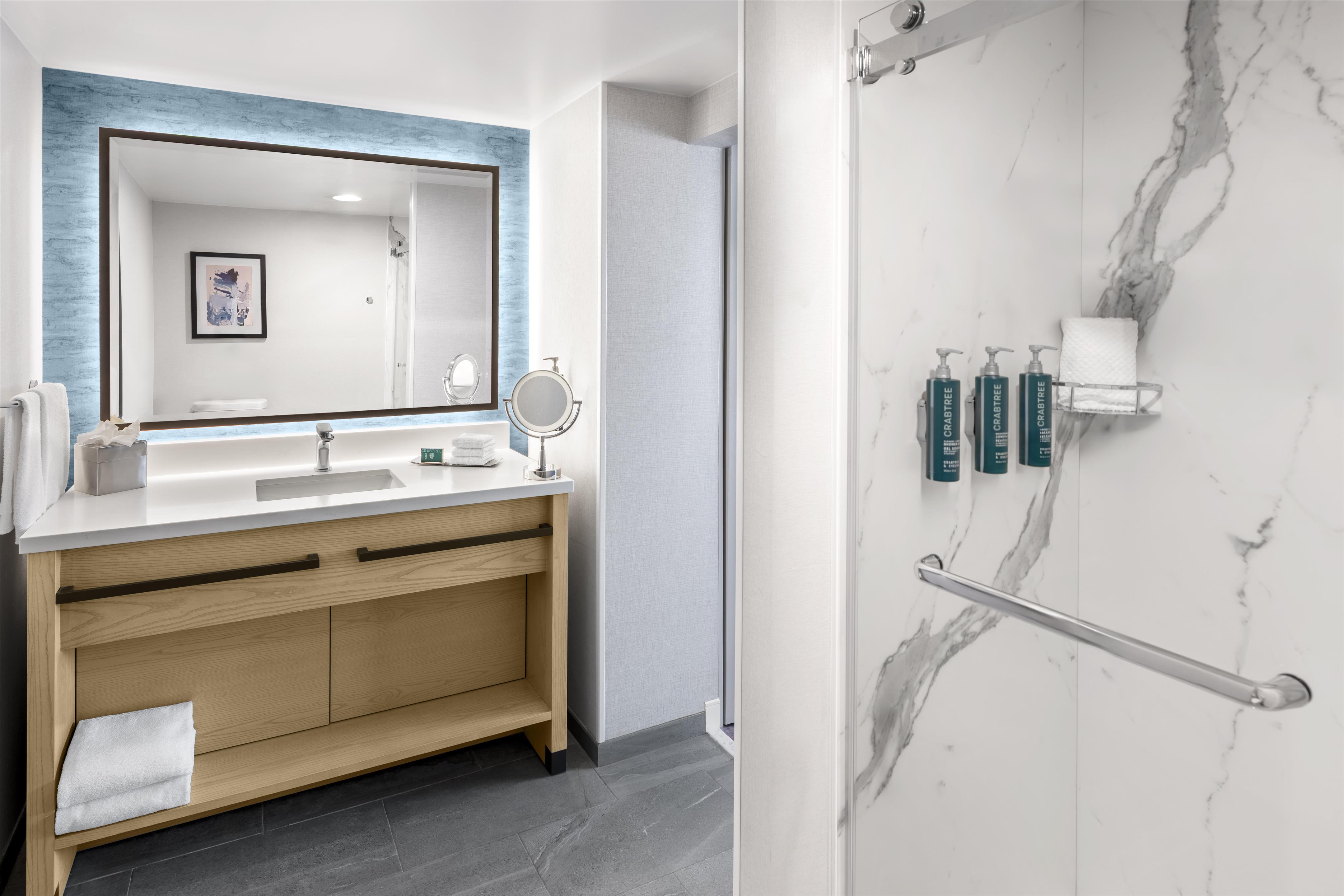 Guest room bath
